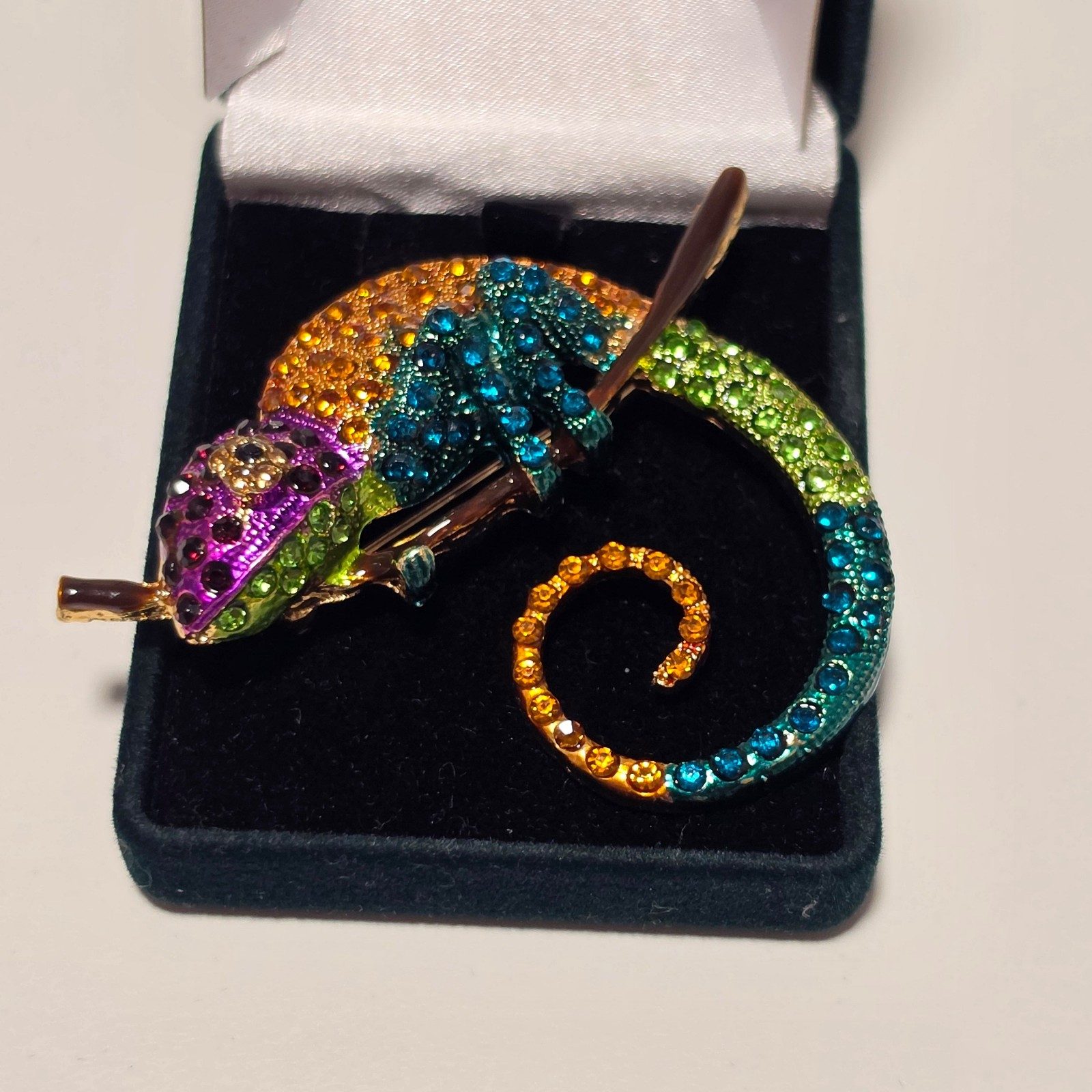 Colorful Crystal Brooch Pin .b8
