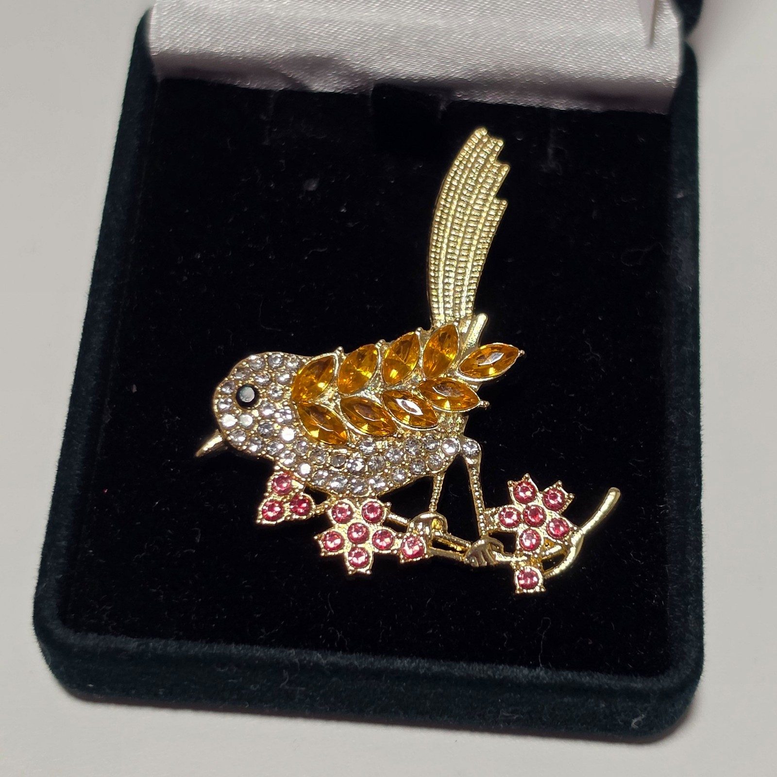 Gold-tone Yellow & Pink Crystal Bird Brooch.b8 image 2