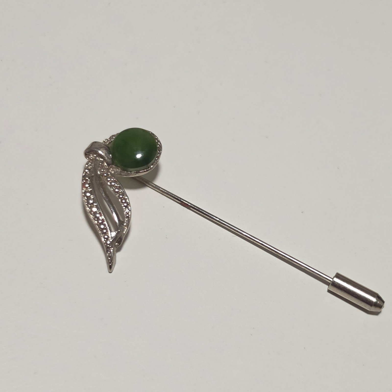 Silver Tone Green Stone Leaf Brooch Pin .b8 image 2