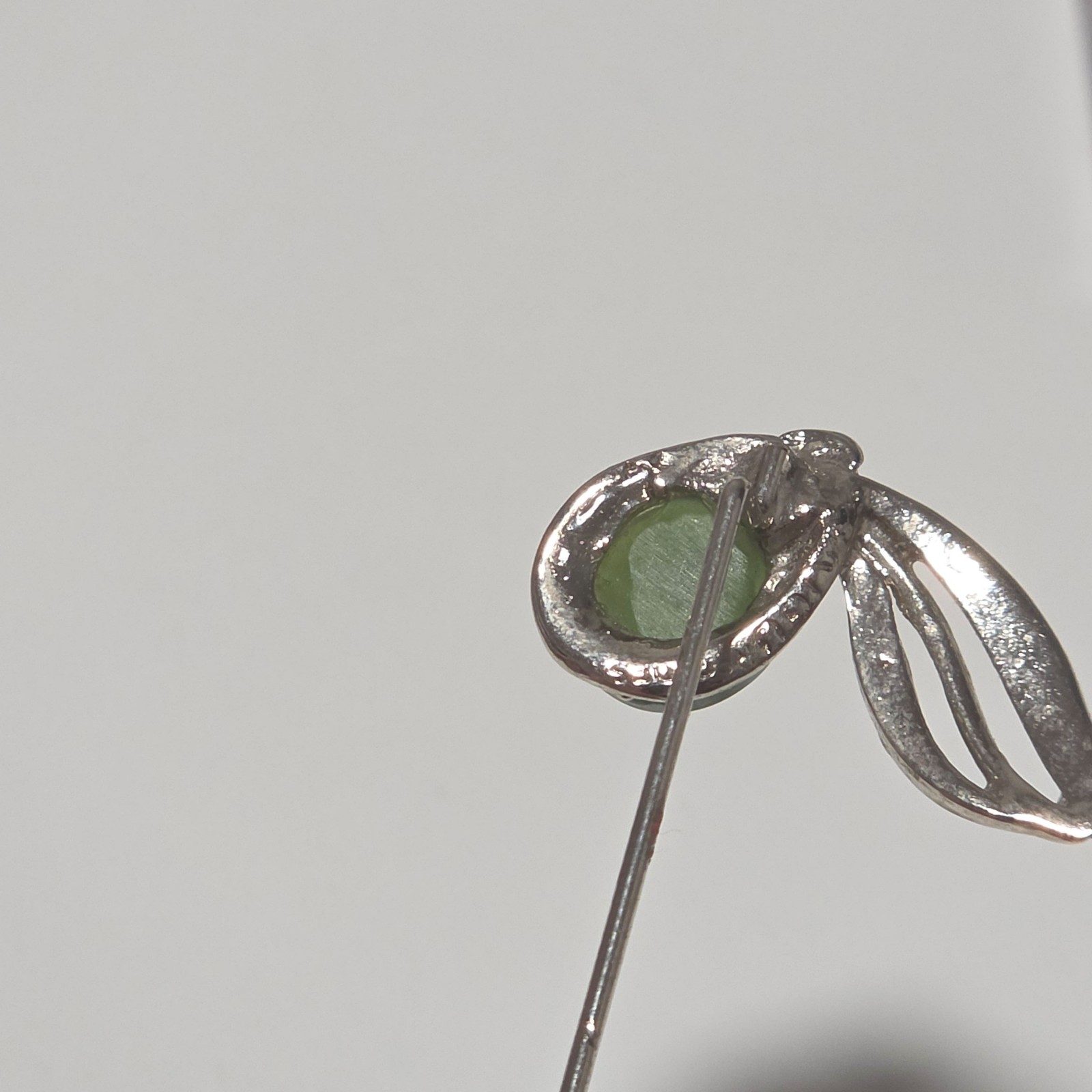 Silver Tone Green Stone Leaf Brooch Pin .b8 image 3