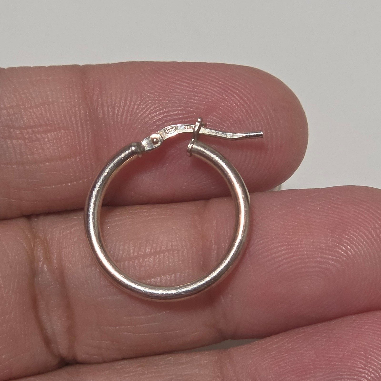 925 Sterling Silver Small Hoop Earrings .b8 image 4
