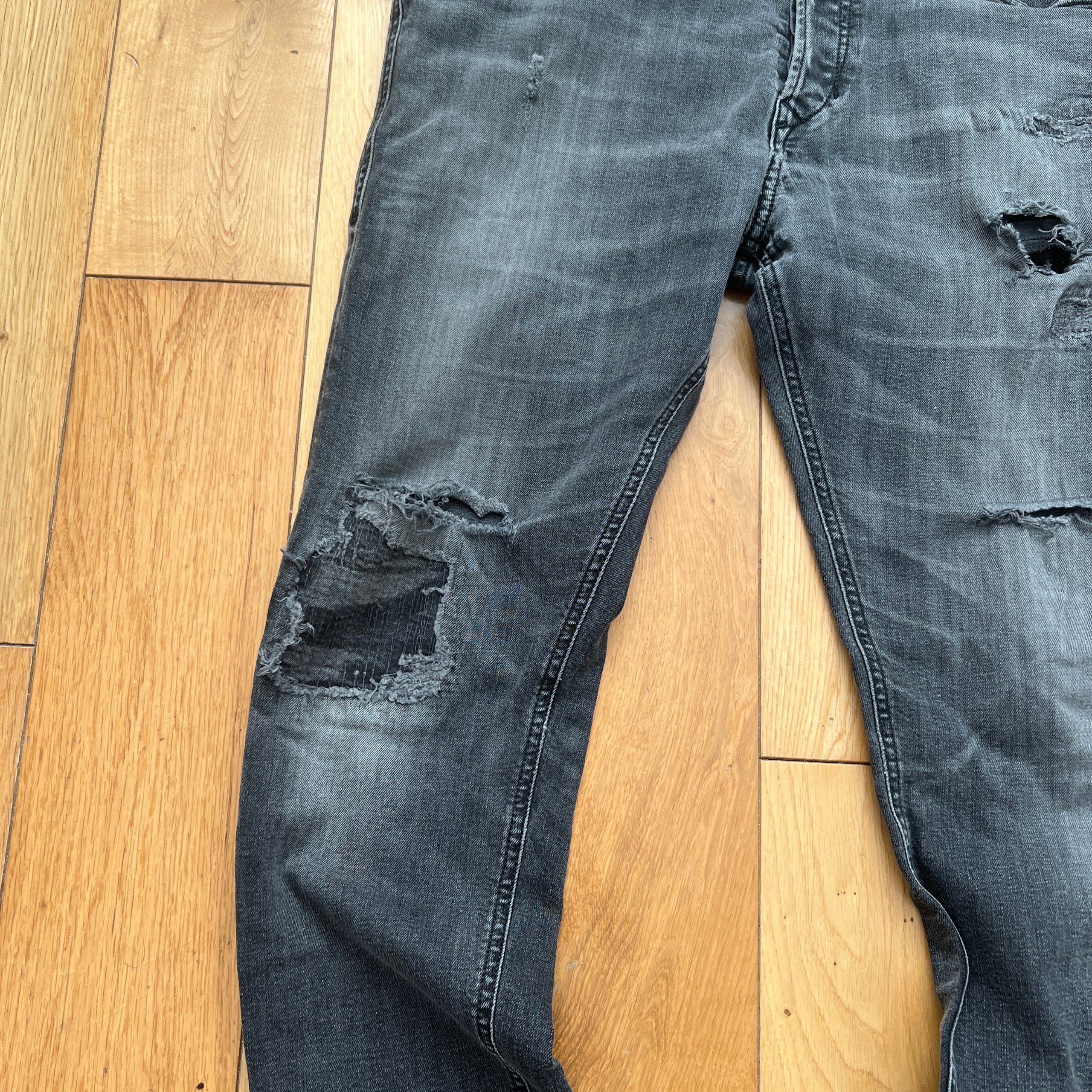 Diesel Tepphar Slim-Carrot Jeans W32 L32 Grey Black Distressed Denim image 5