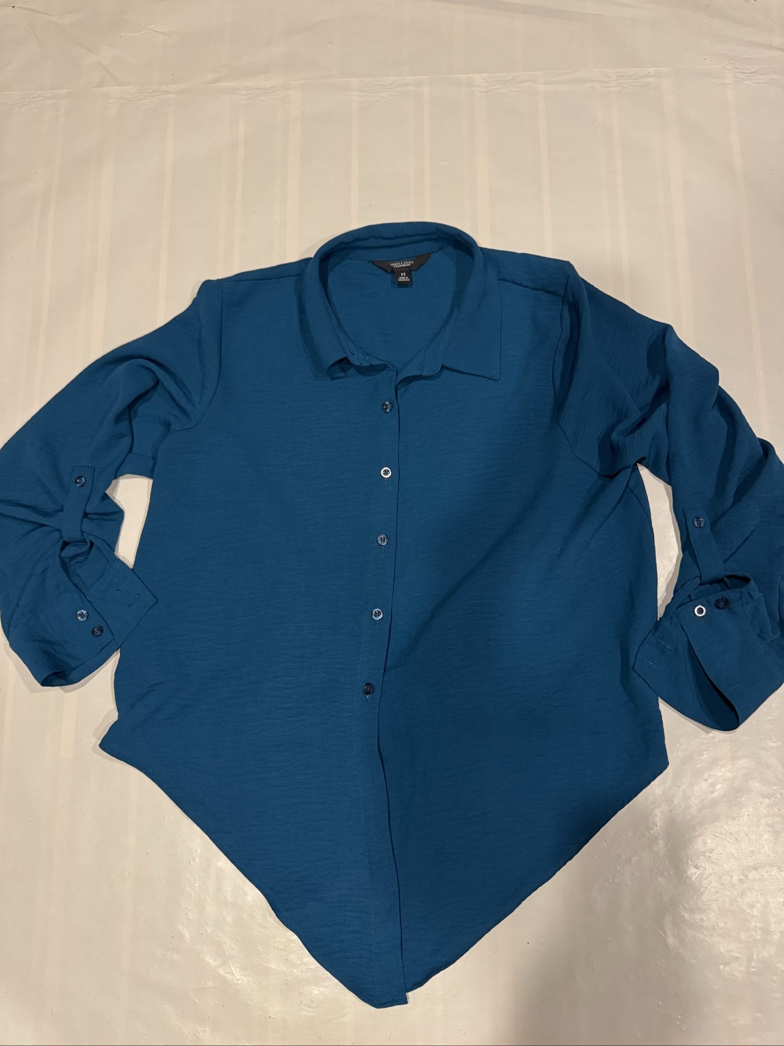 Women’s Simply Vera Vera Wang Roll-Tab Long Sleeve Button-Down Shirt – Teal Blue – Medium