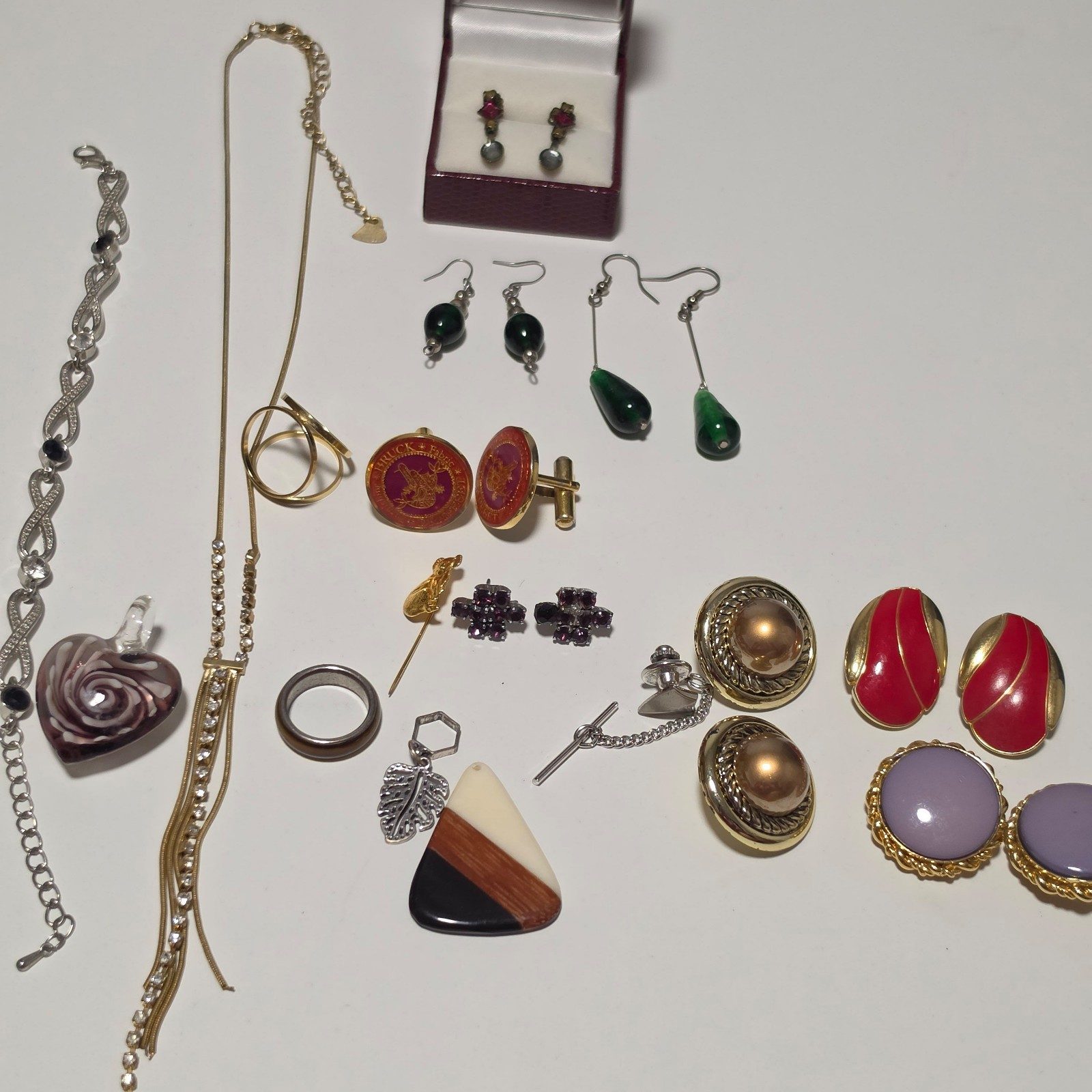 Mixed Vintage & Modern Costume Jewelry Lot .b8