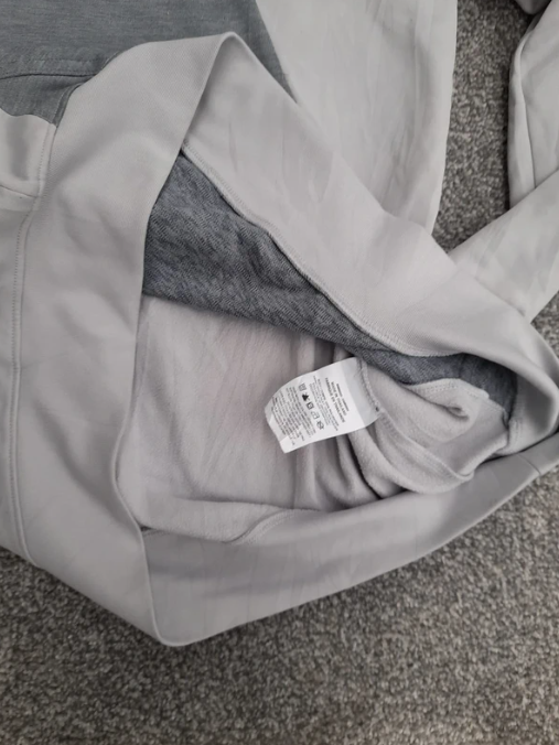 Nike Men's Grey & Dark Grey Hooded Sweatshirt Medium image 8