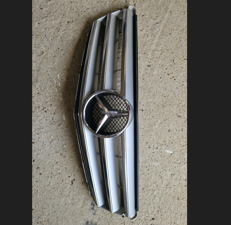 Mercedes w204 Kühlergrill 2010 Frontgrill Silber mit Stern *Original* image 2