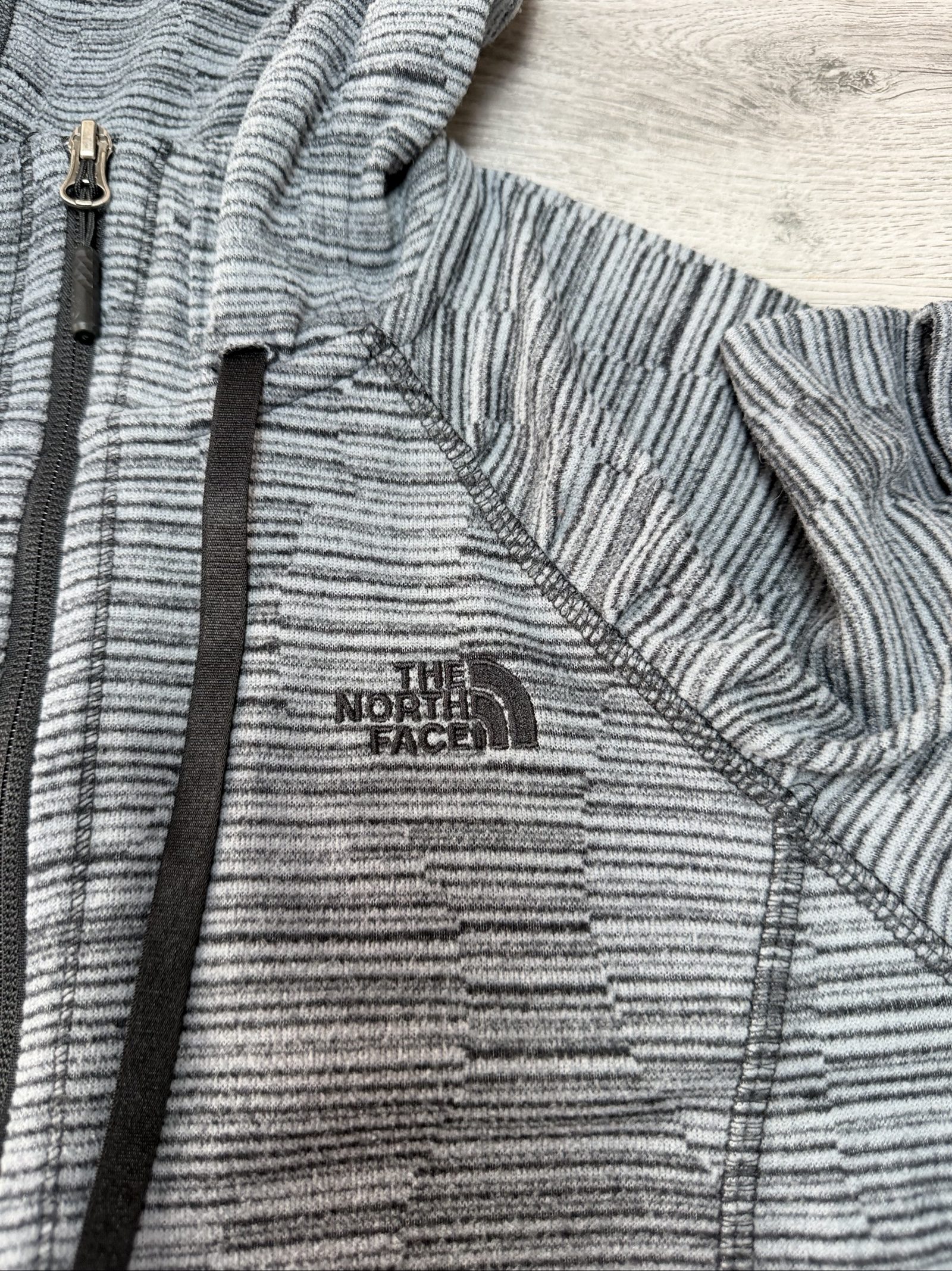 The North Face Grey Zip-Up Hoodie Medium Lightweight Fleece (1709) image 5