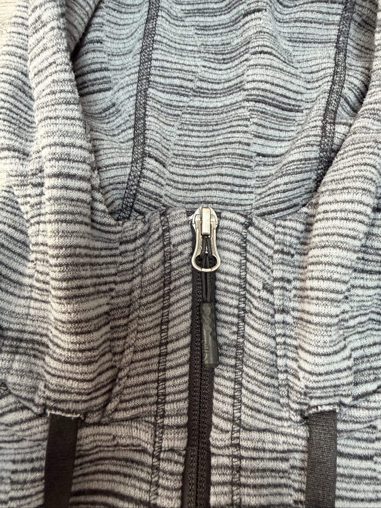 The North Face Grey Zip-Up Hoodie Medium Lightweight Fleece (1709) image 6