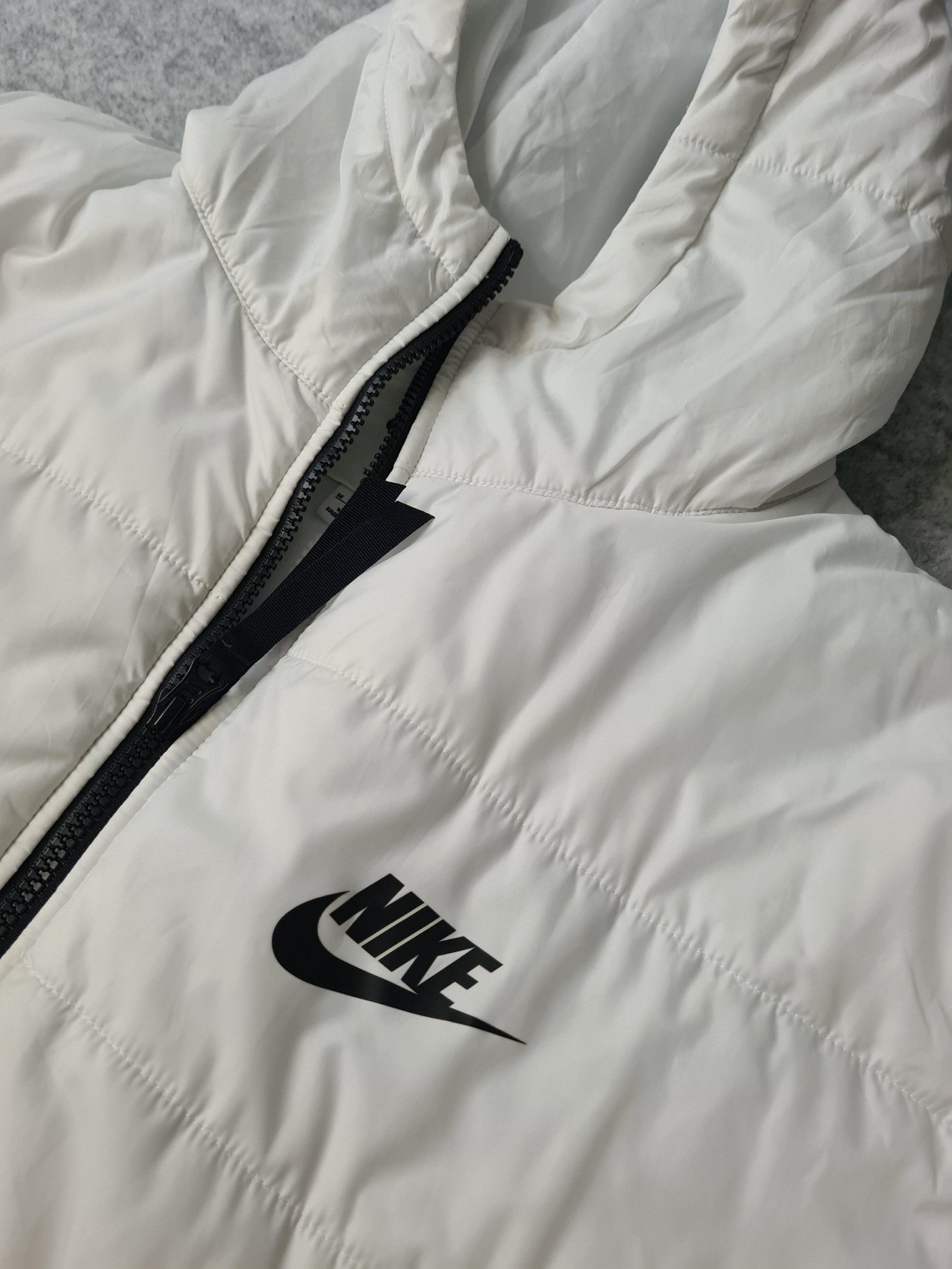 Nike White Puffer Coat Therma-Fit Hooded Women’s Medium image 2