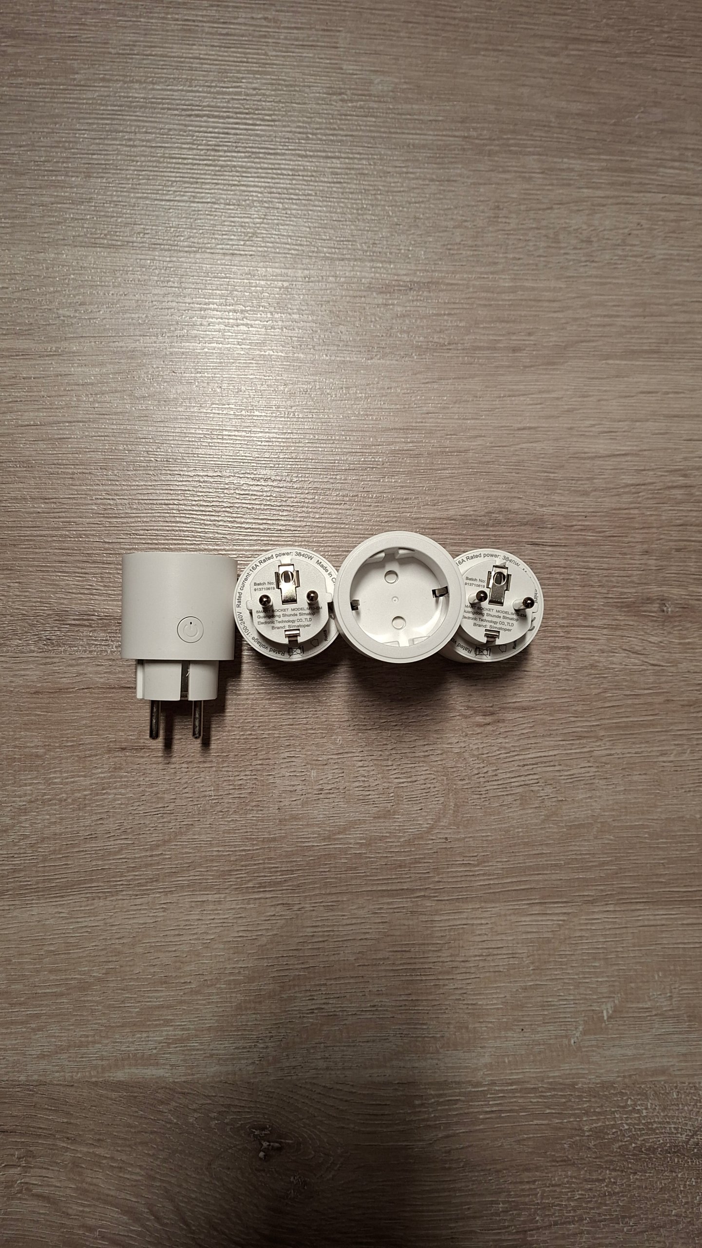 Smart Steckdosenadapter 4er-Set Weiß mit Einzelschaltern APP-Steuerbar
