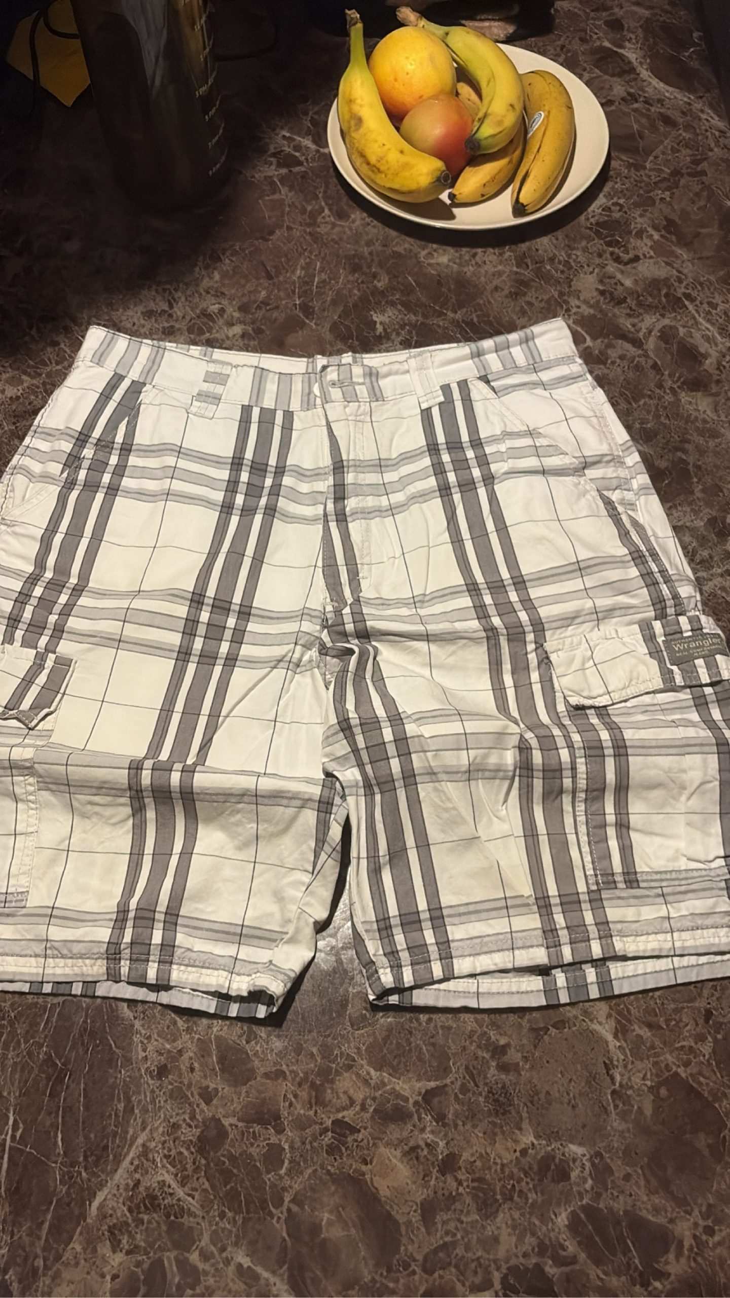 Y2K Wrangler Men White & Grey Checkered Cargo Shorts 32