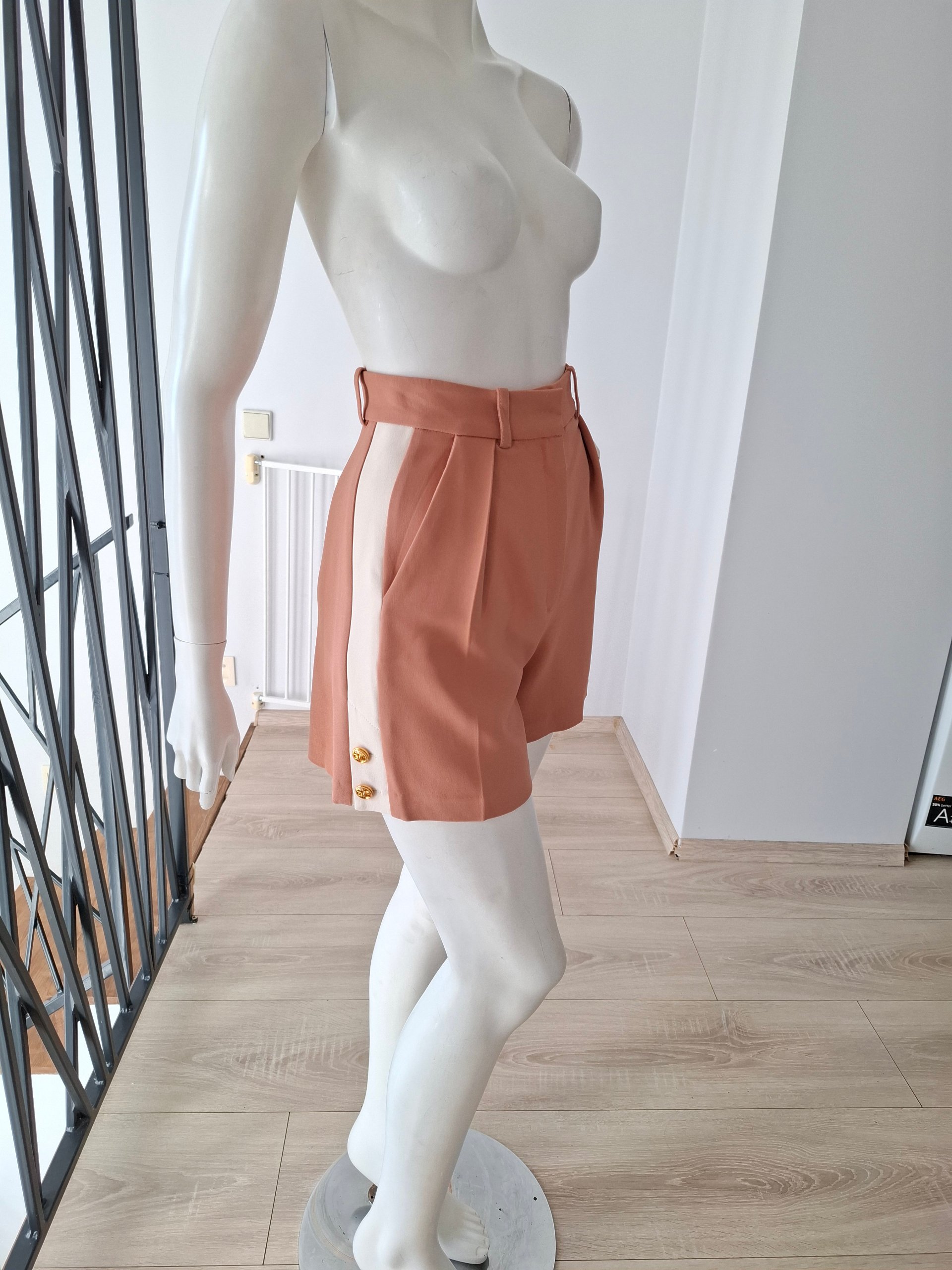 New ELISABETTA FRANCHI Pleated Tailored Shorts Size XS image 7