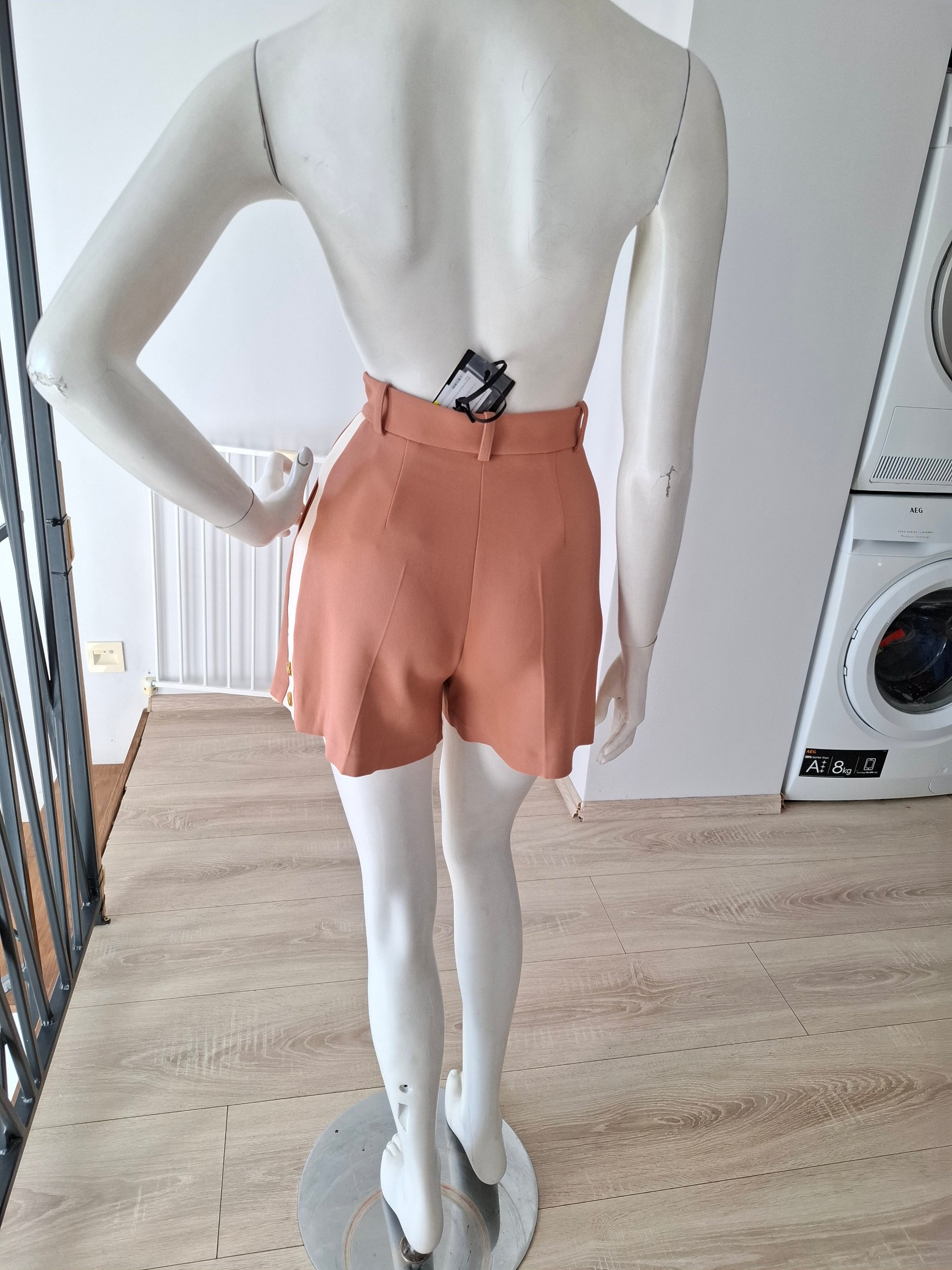 New ELISABETTA FRANCHI Pleated Tailored Shorts Size XS image 8