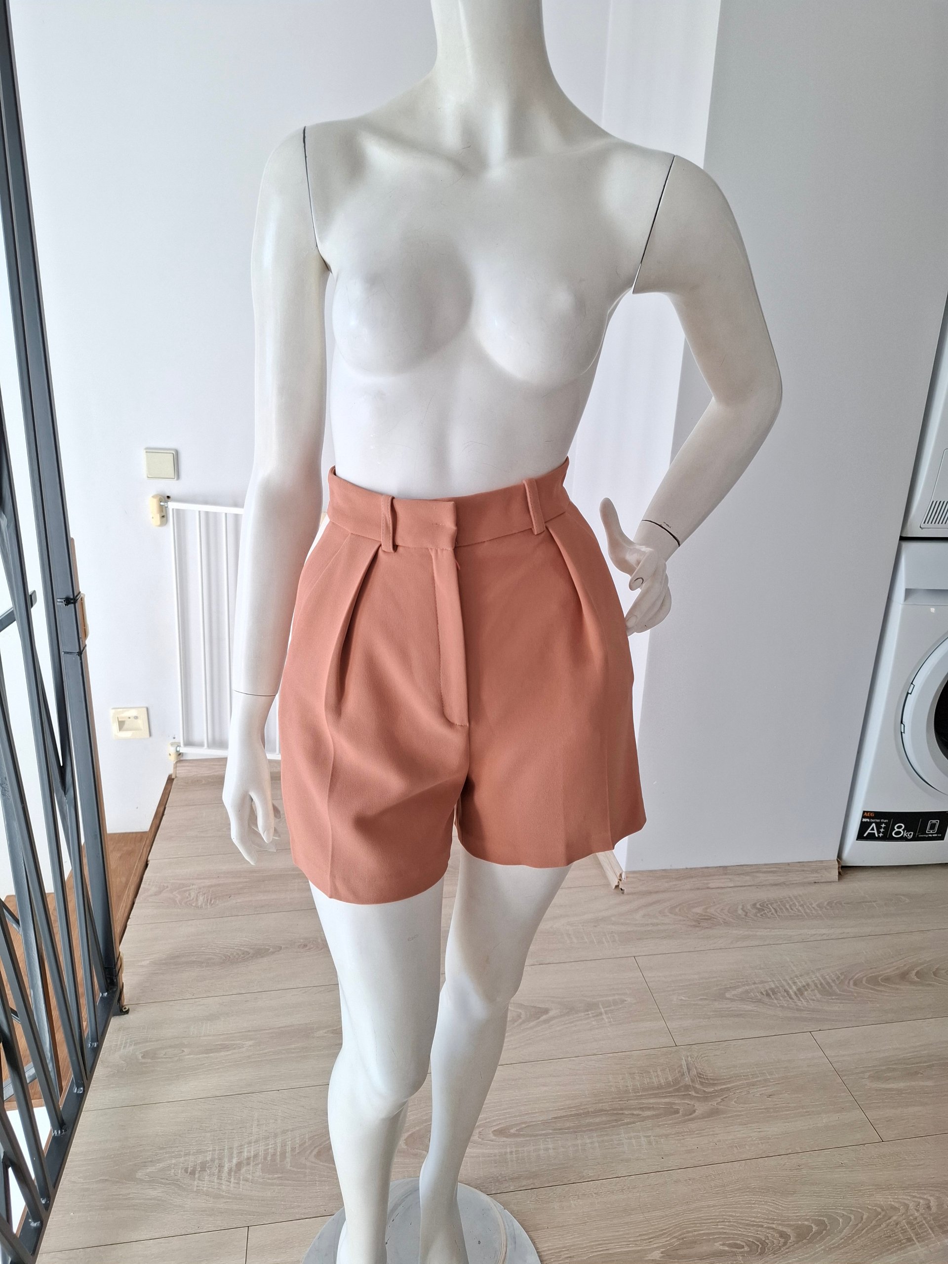 New ELISABETTA FRANCHI Pleated Tailored Shorts Size XS image 4