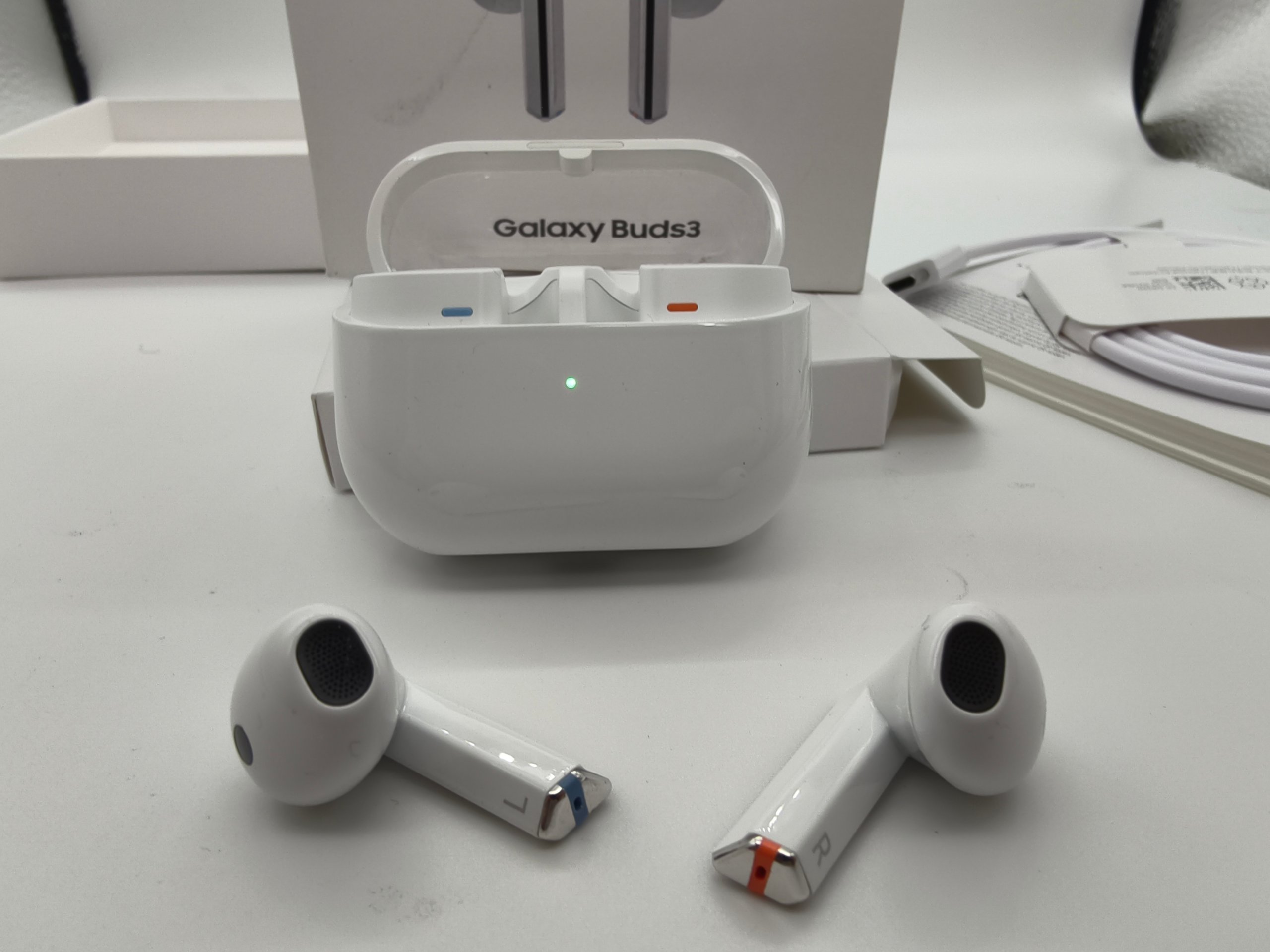 Samsung Galaxy Buds3 SM-R530 Bianchi Bluetooth Cuffie Wireless Auricolari Custodia Cavo Scatola image 3