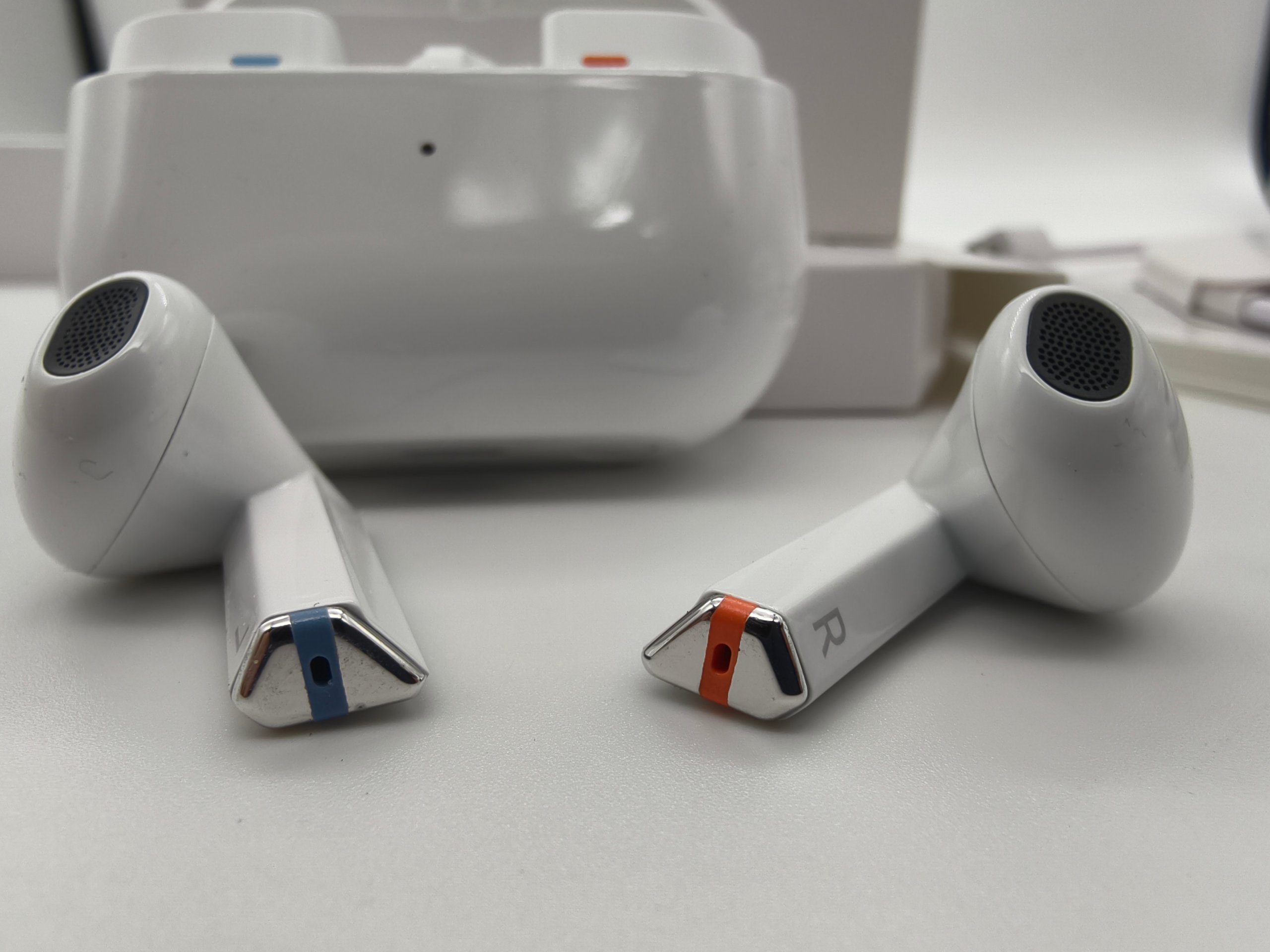 Samsung Galaxy Buds3 SM-R530 Bianchi Bluetooth Cuffie Wireless Auricolari Custodia Cavo Scatola image 4