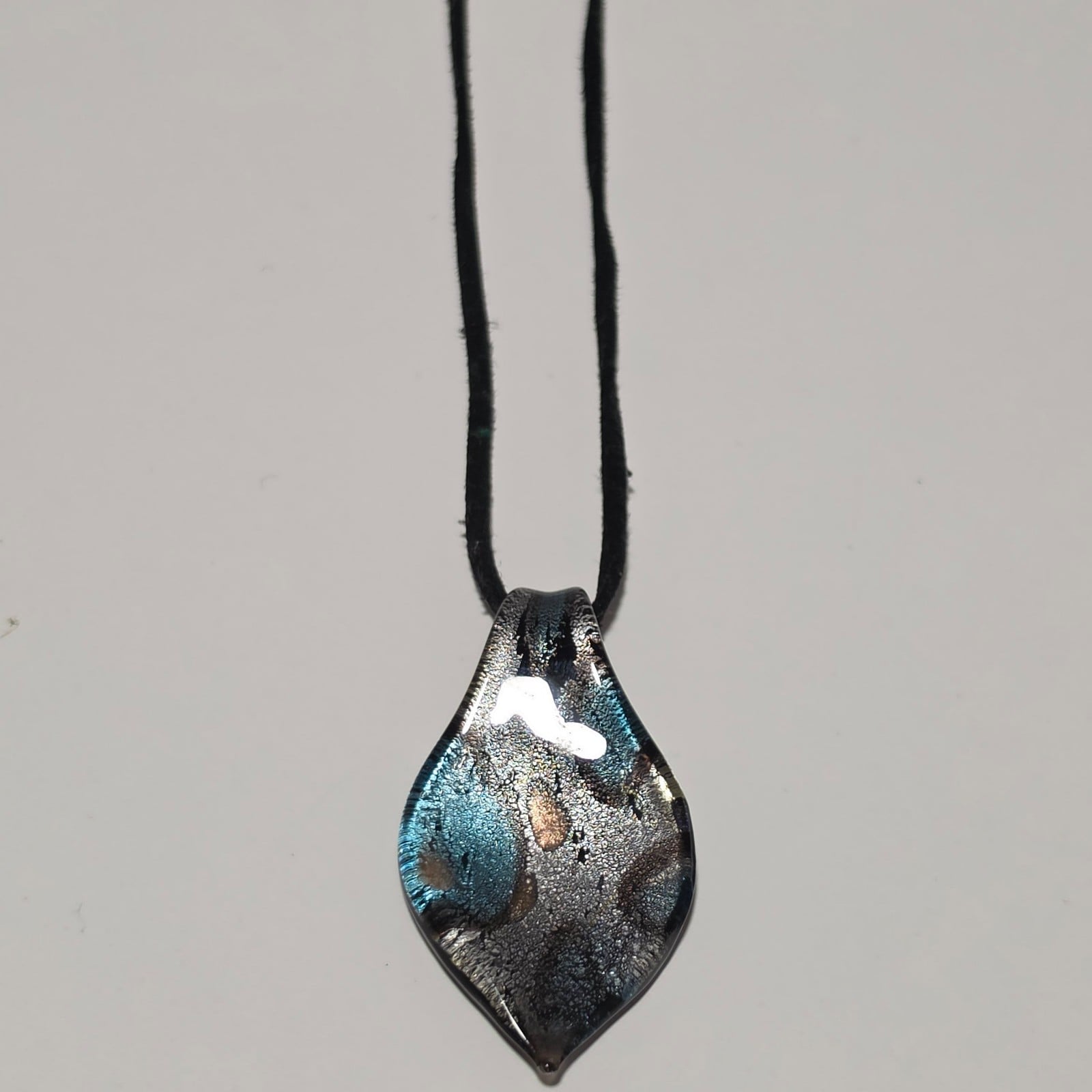 Handmade Blue & Silver Glass Pendant Necklace.b8