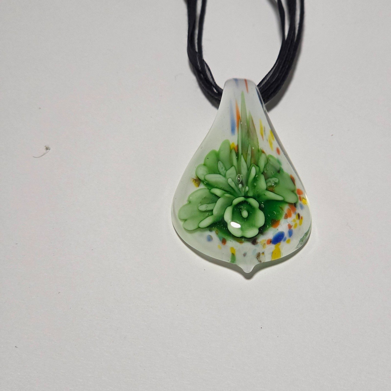 Glass Flower Pendant Necklace Multi-Coloured .b8 image 3