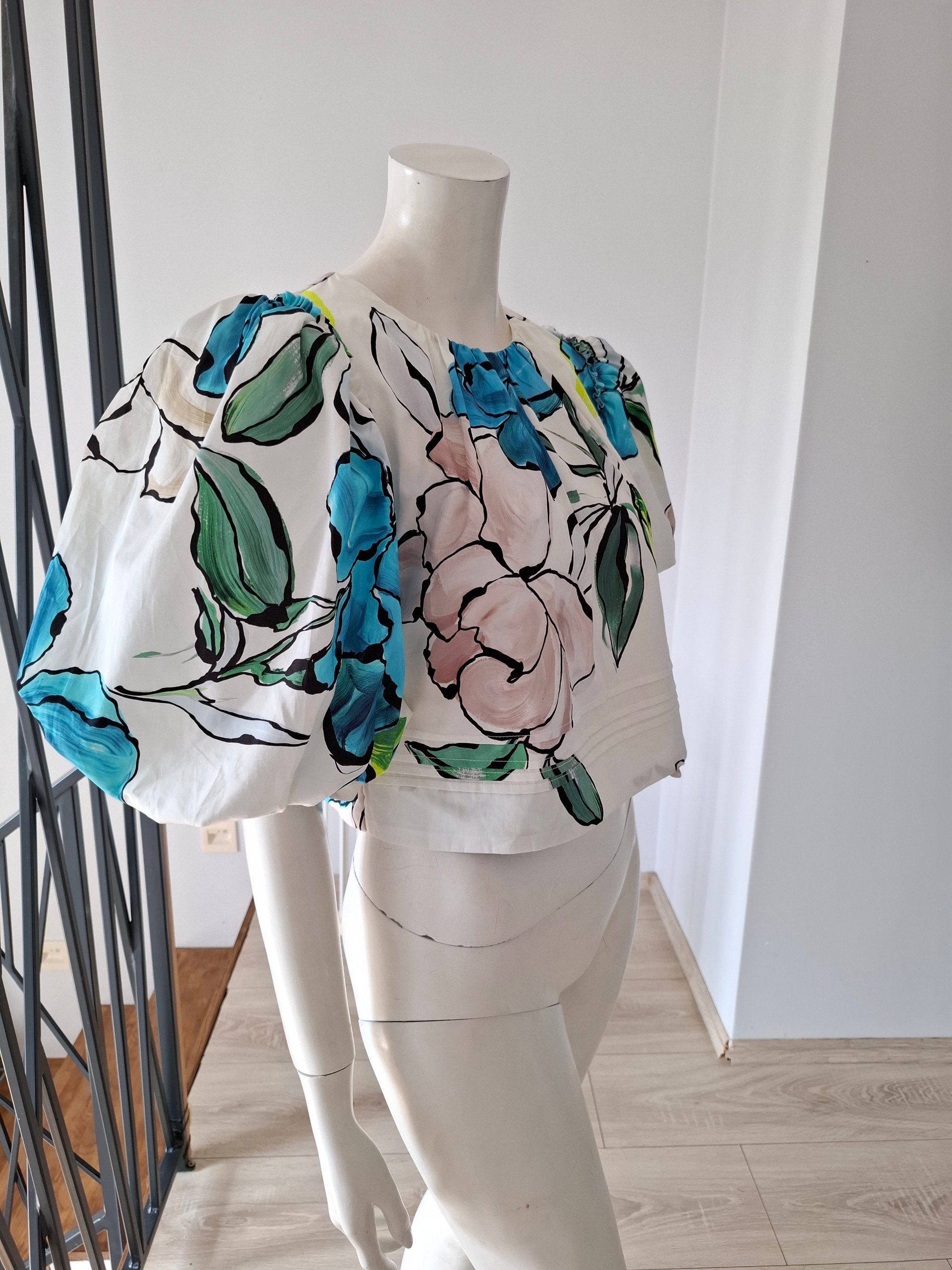Aje. White & Blue Floral Puff Sleeve Crop Top XS Cotton image 7