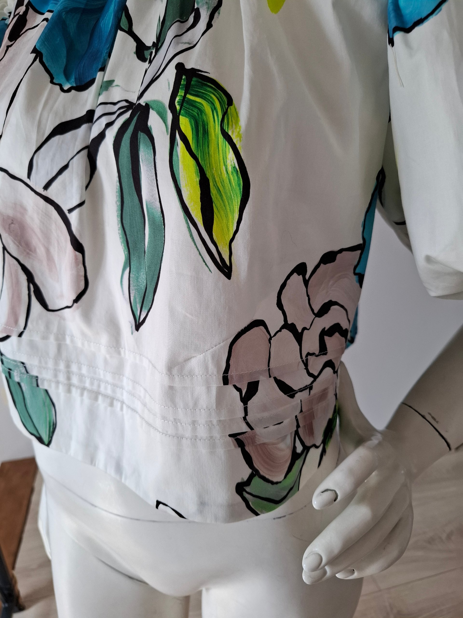 Aje. White & Blue Floral Puff Sleeve Crop Top XS Cotton image 10