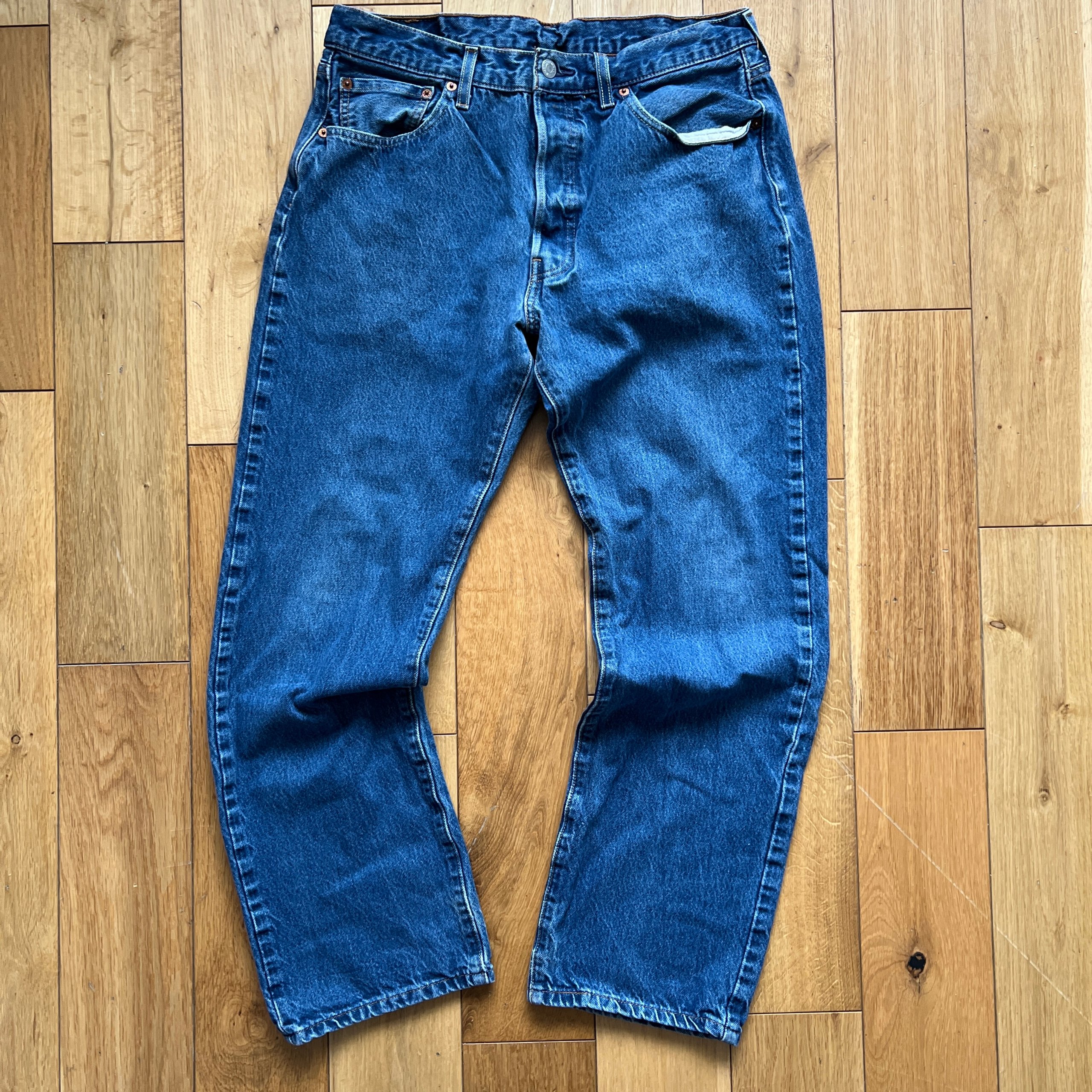 Vintage Levis 501 Blue Denim Jeans Mens W34 L32 Straight Leg Button Fly Made in Poland