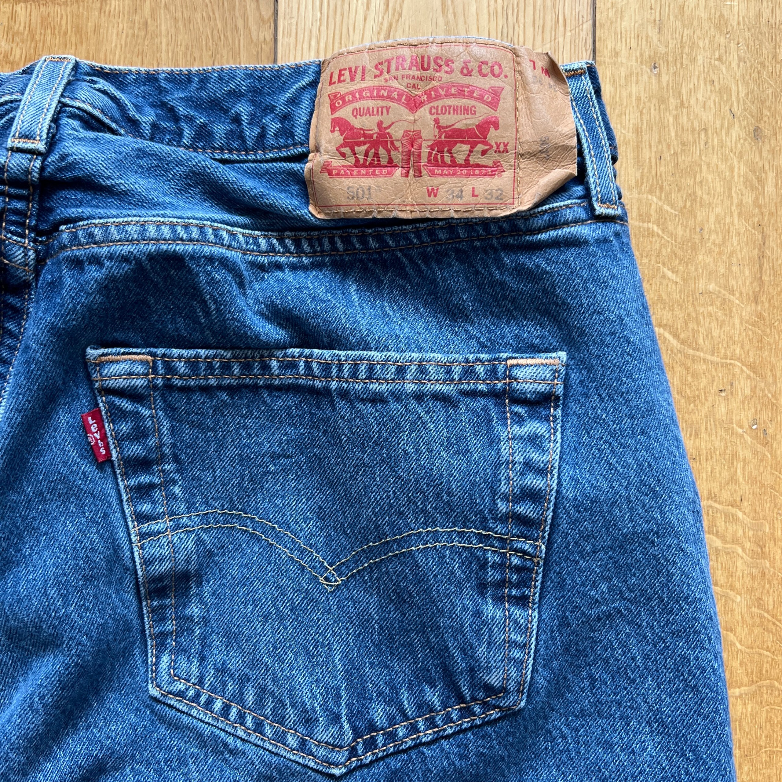Vintage Levis 501 Blue Denim Jeans Mens W34 L32 Straight Leg Button Fly Made in Poland image 5