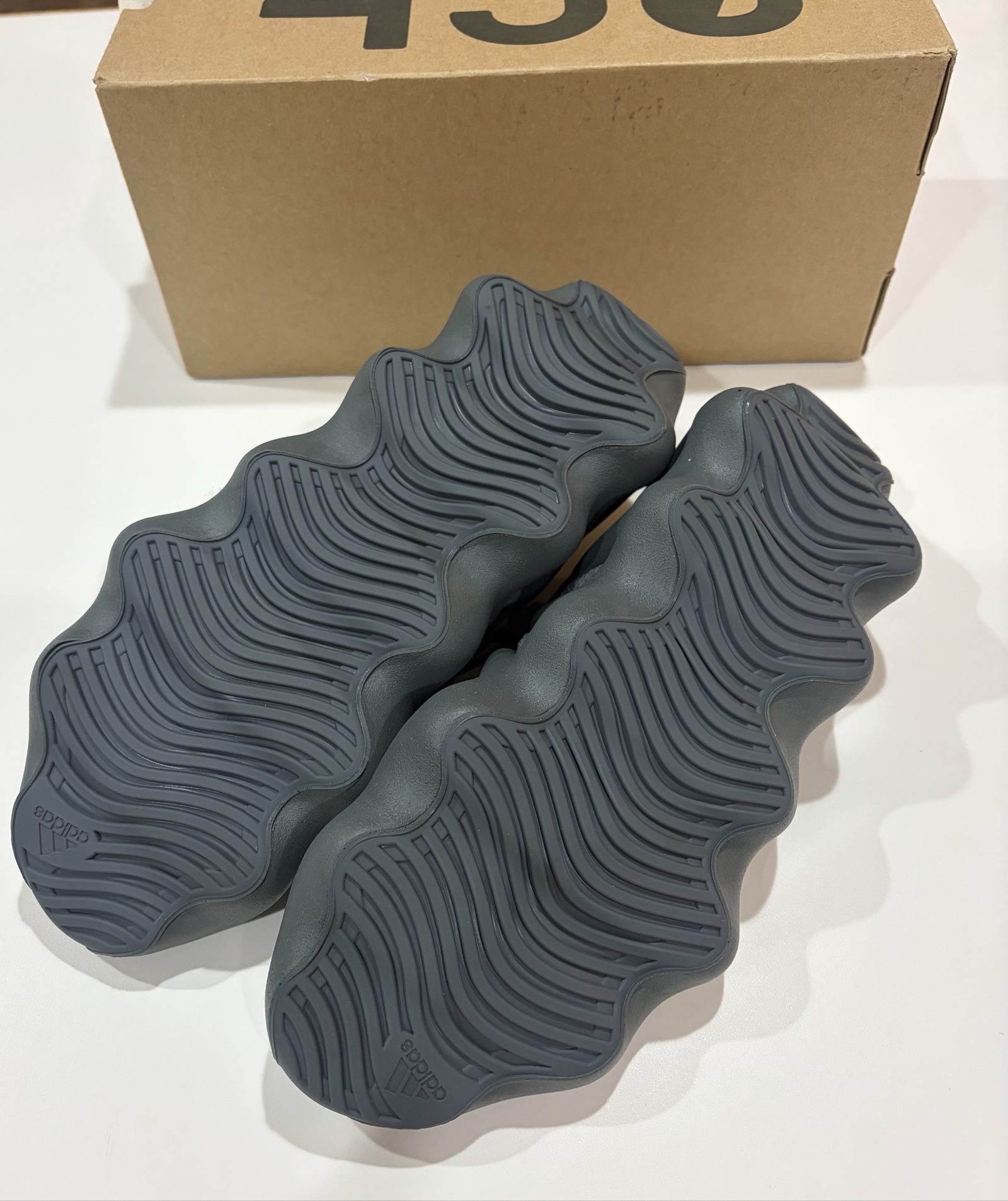 Adidas Men Grey Yeezy 450 Sneakers US 9 image 3