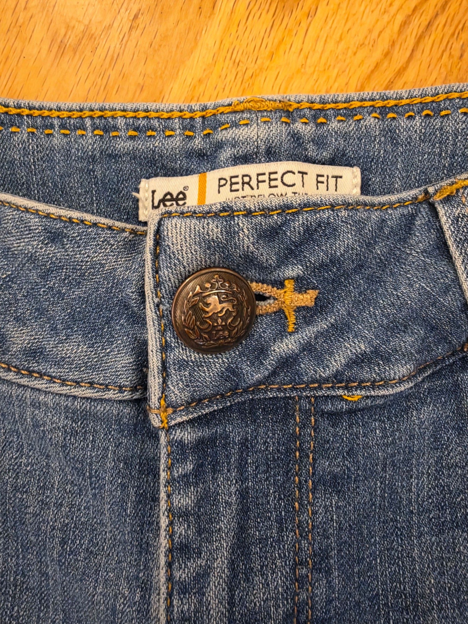 Lee Y2K Embroidered Women's Blue Denim Perfect Fit Jeans Size 10 image 3