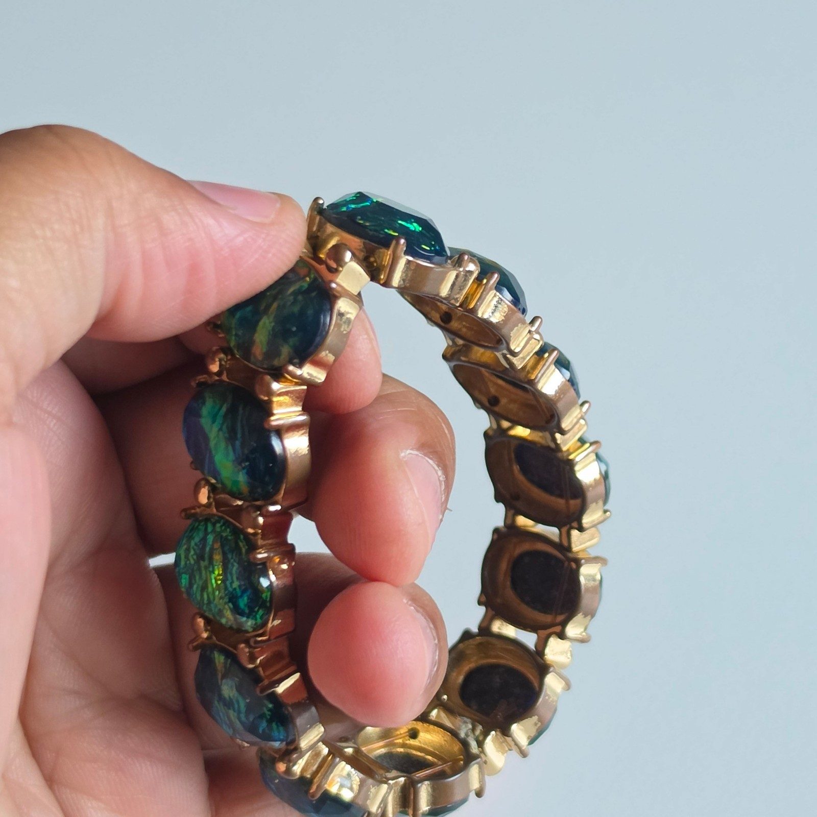 Green Iridescent Oval Stone Stretch Bracelet Gold Tone.b9 image 4