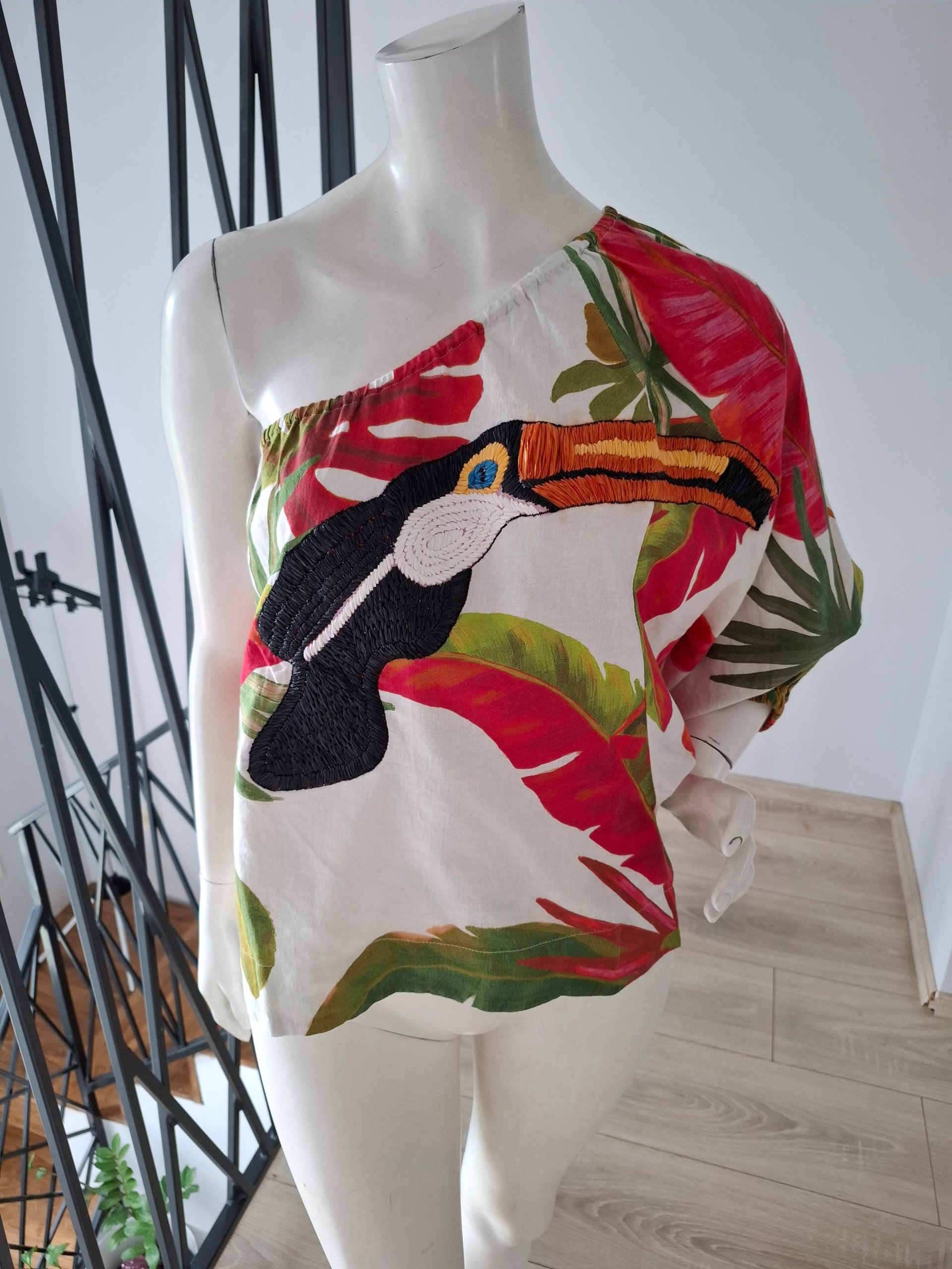 New Farm Rio Spring Forest Embroidered Toucan One Shoulder Blouse Size XS image 4