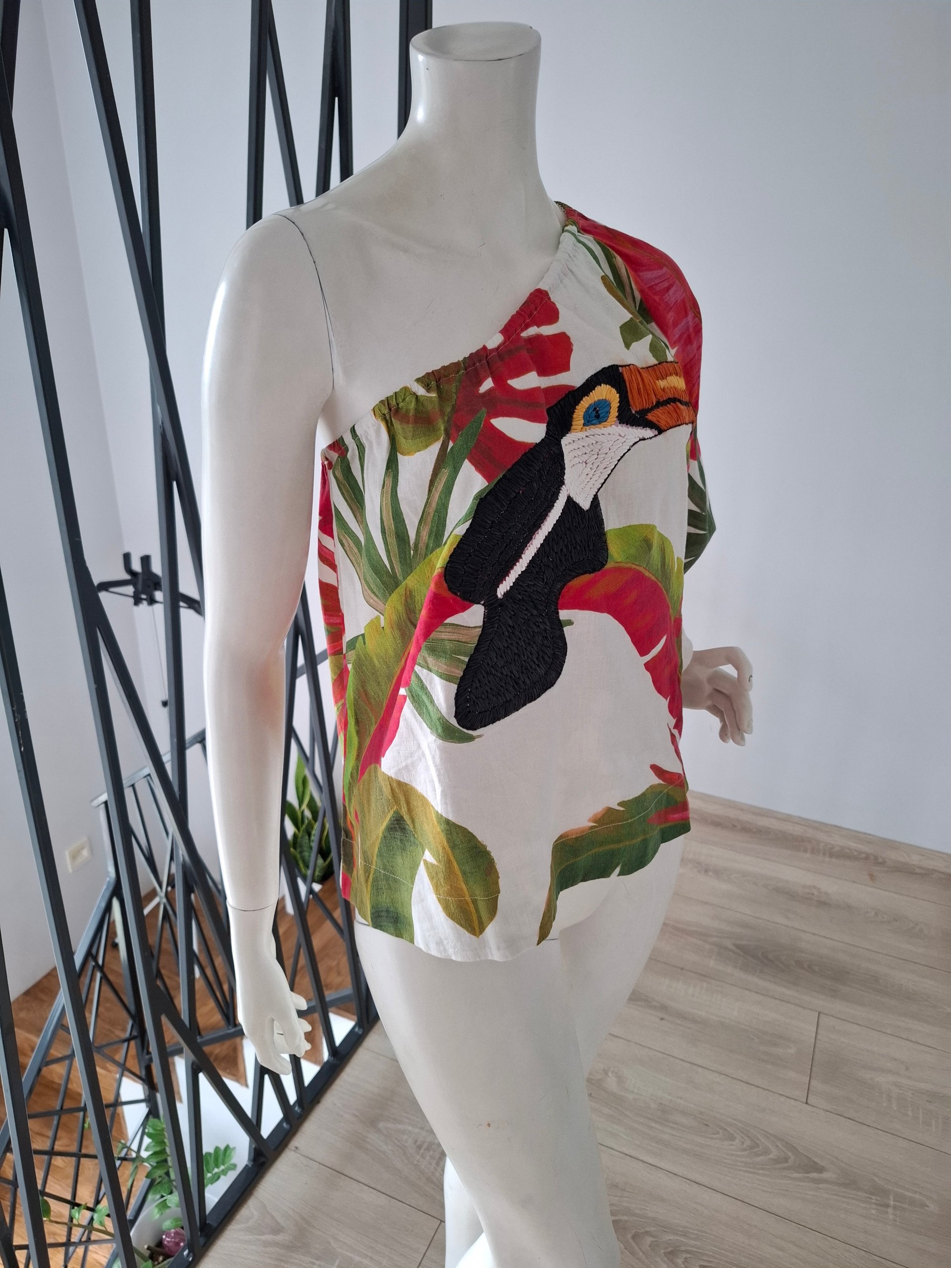 New Farm Rio Spring Forest Embroidered Toucan One Shoulder Blouse Size XS image 5