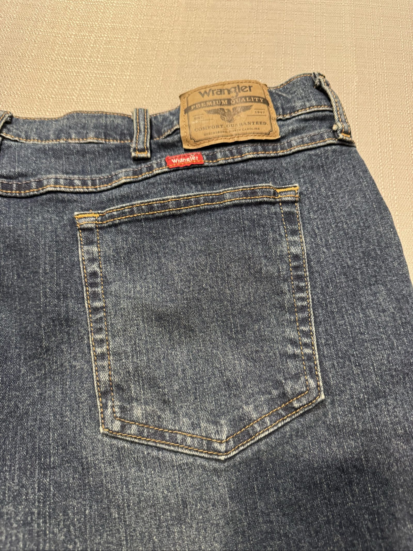 Men's Wrangler Blue Denim Jeans Classic Fit - Dark Blue - 40x30 image 7