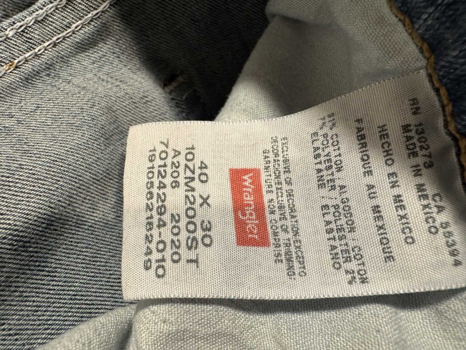 Men’s Wrangler Authentics Relaxed Fit Jeans – Medium Wash Blue – 40x30 image 5