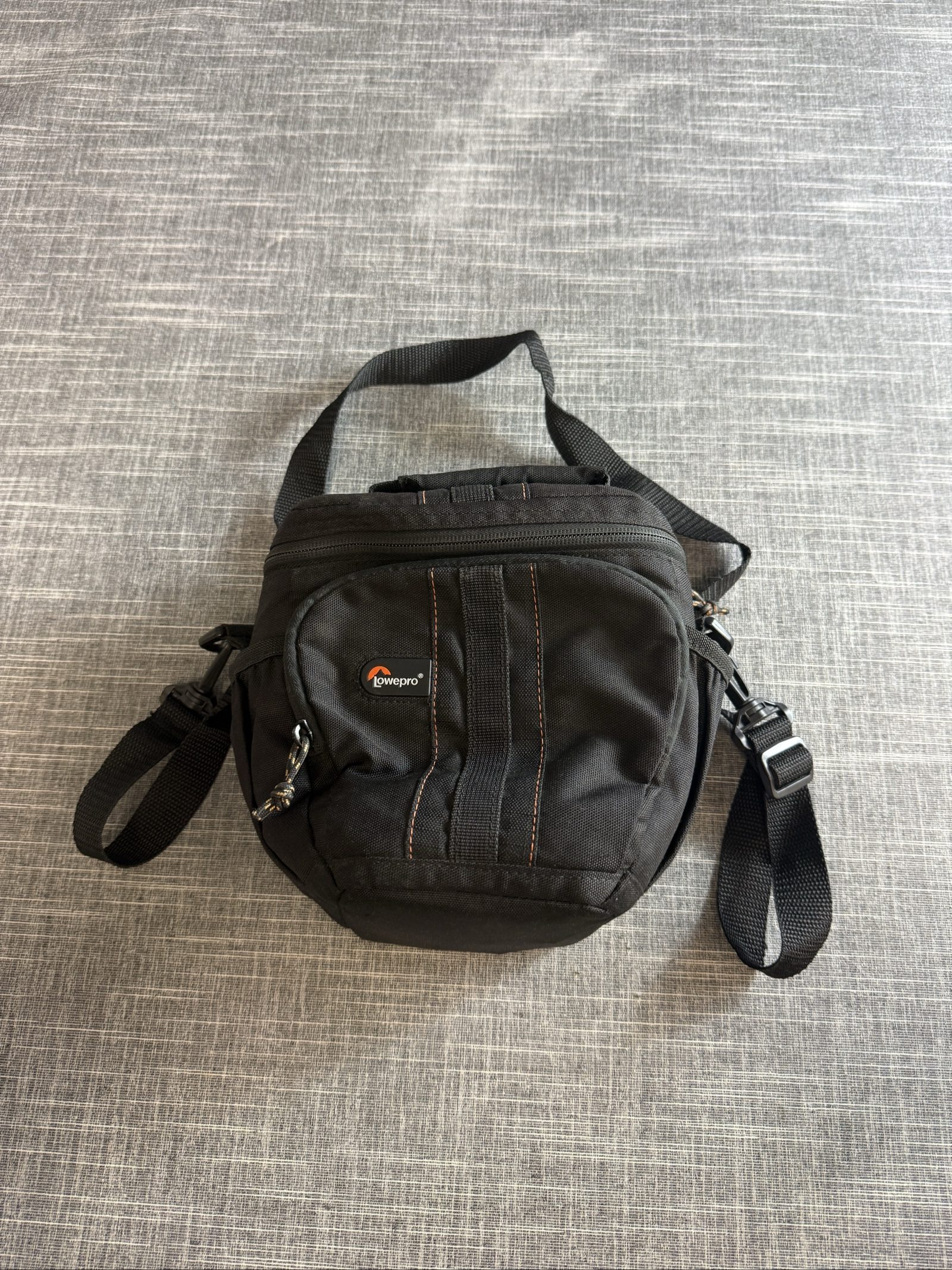 Lowepro Black Compact Camera Bag Small Padded Shoulder Strap Case