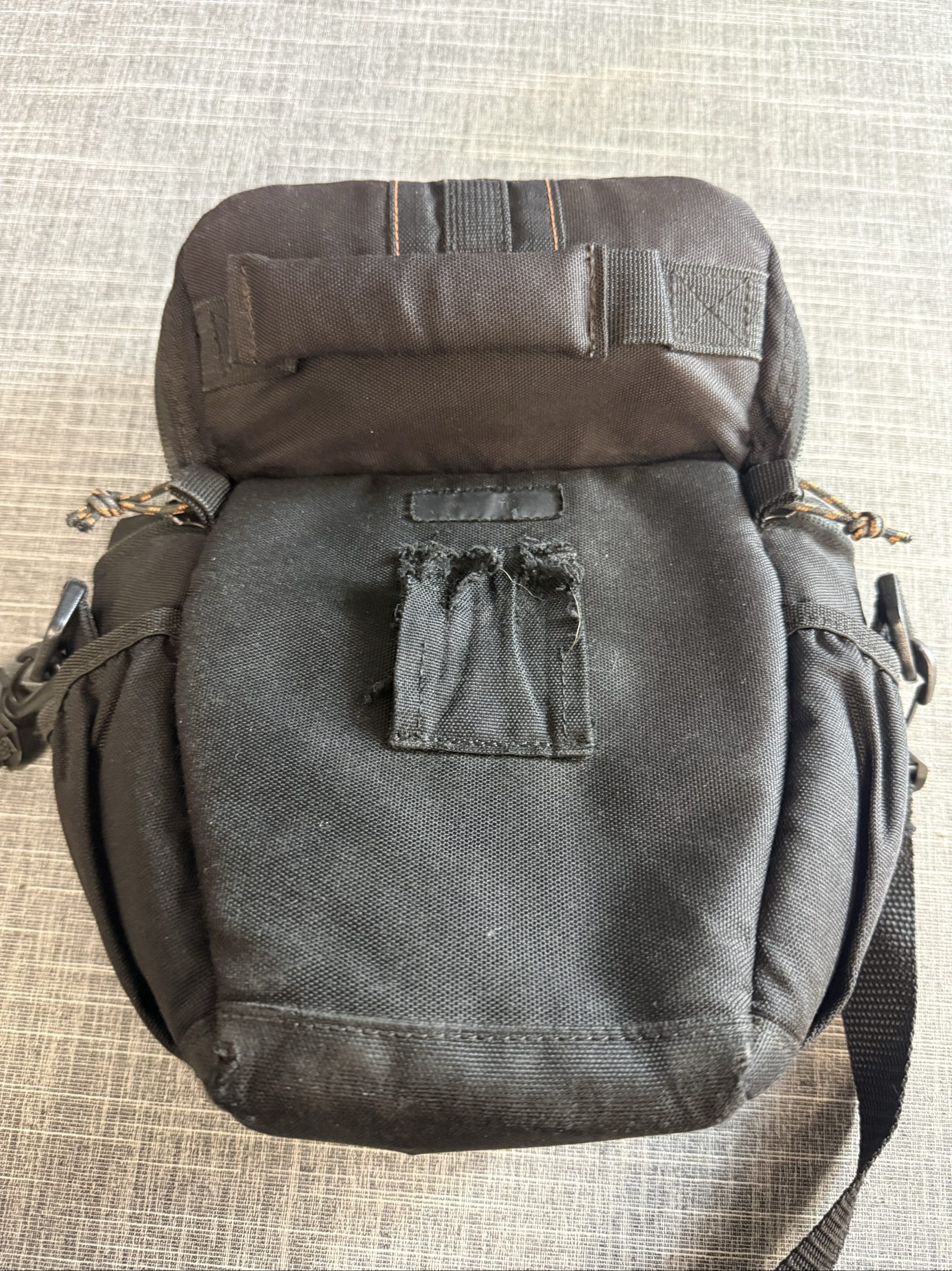 Lowepro Black Compact Camera Bag Small Padded Shoulder Strap Case image 5