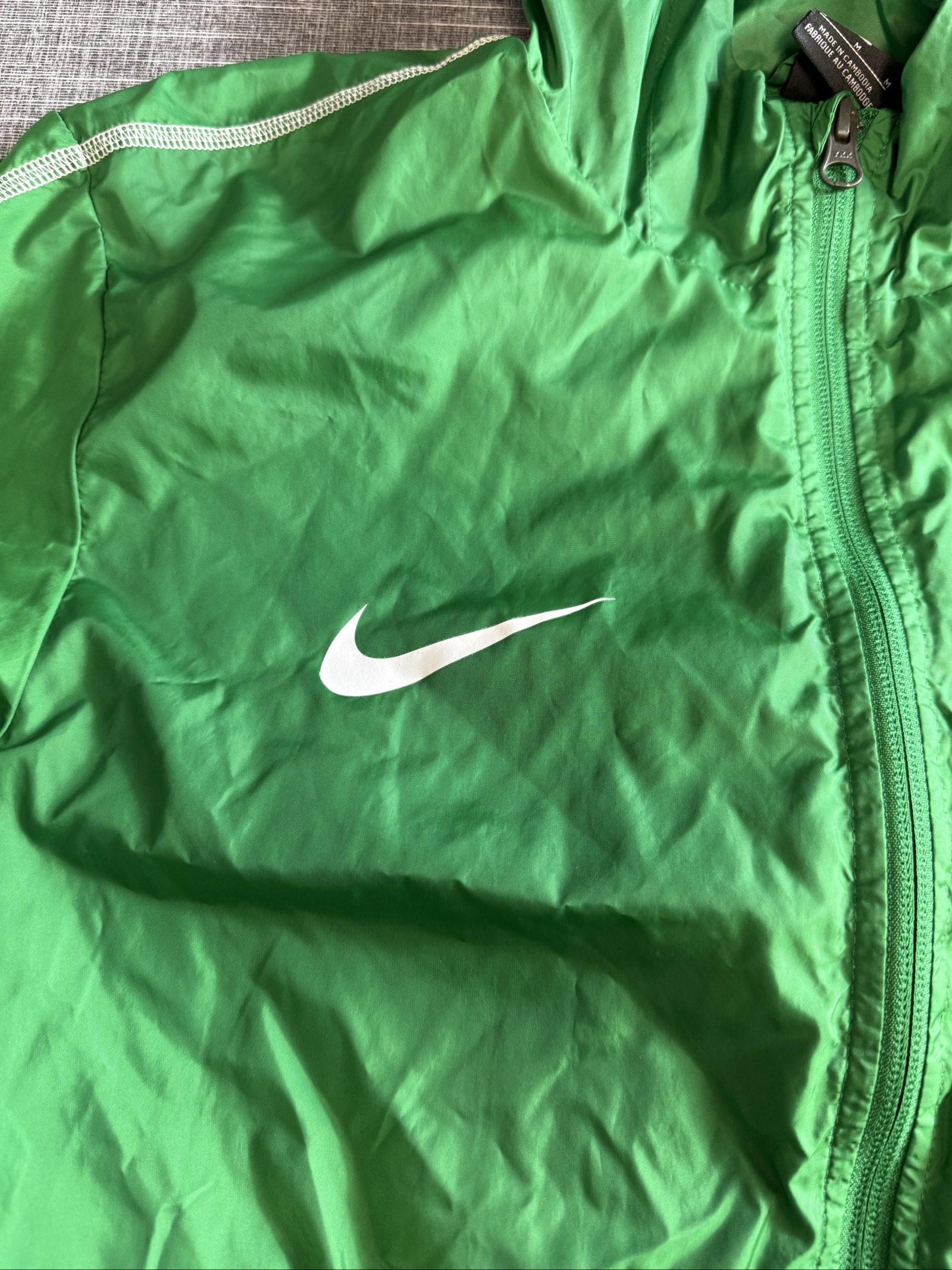 Nike Men's Green Hooded Lightweight Windbreaker Jacket Medium Polyester image 2