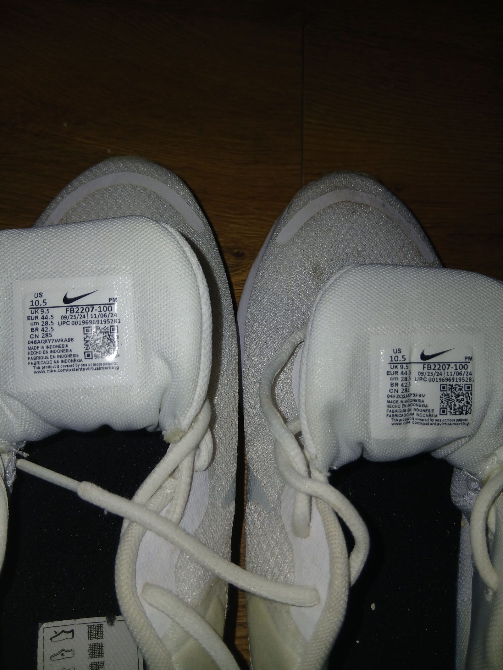 Nike White Running Shoes US 10.5 Comfortable Fit image 2