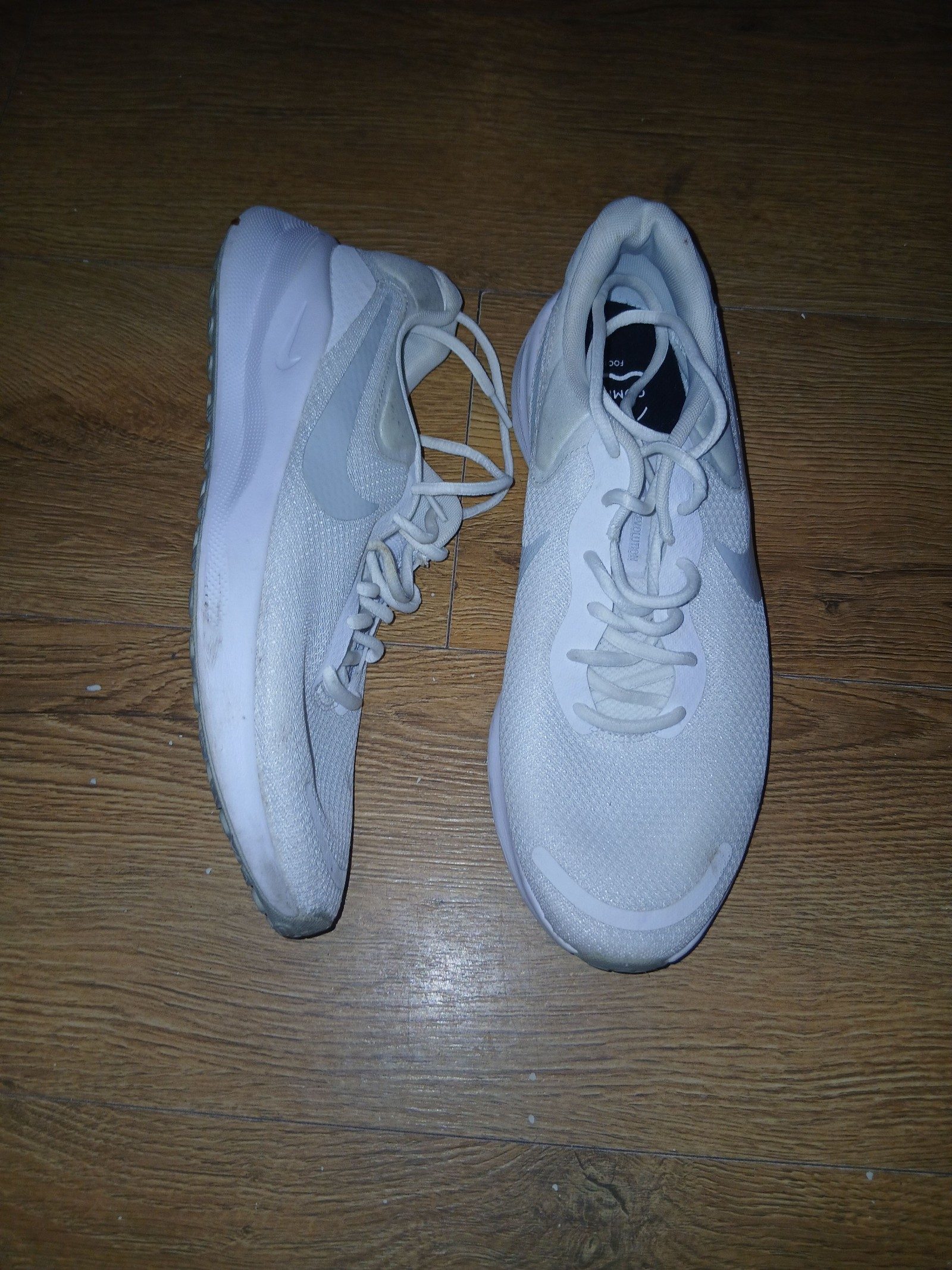 Nike White Running Shoes US 10.5 Comfortable Fit image 6