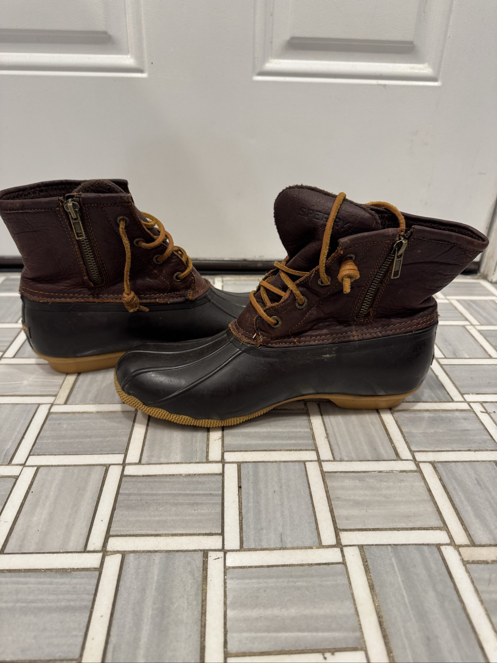Women’s Sperry Waterproof Duck Boots Leather Lace Up – Brown Black – 9 image 3