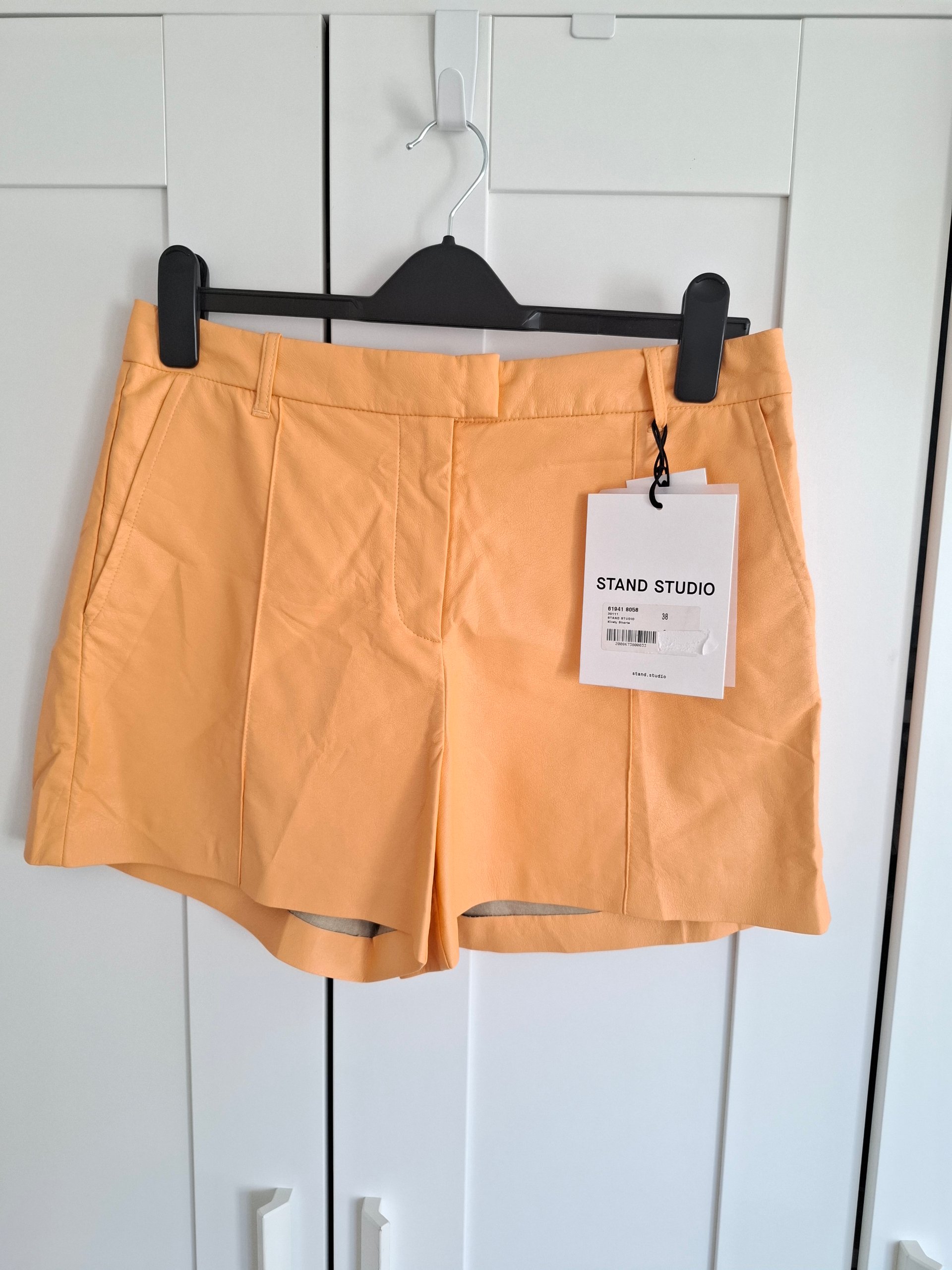 New Stand Studio Kirsty Faux Leather Shorts Size M image 10