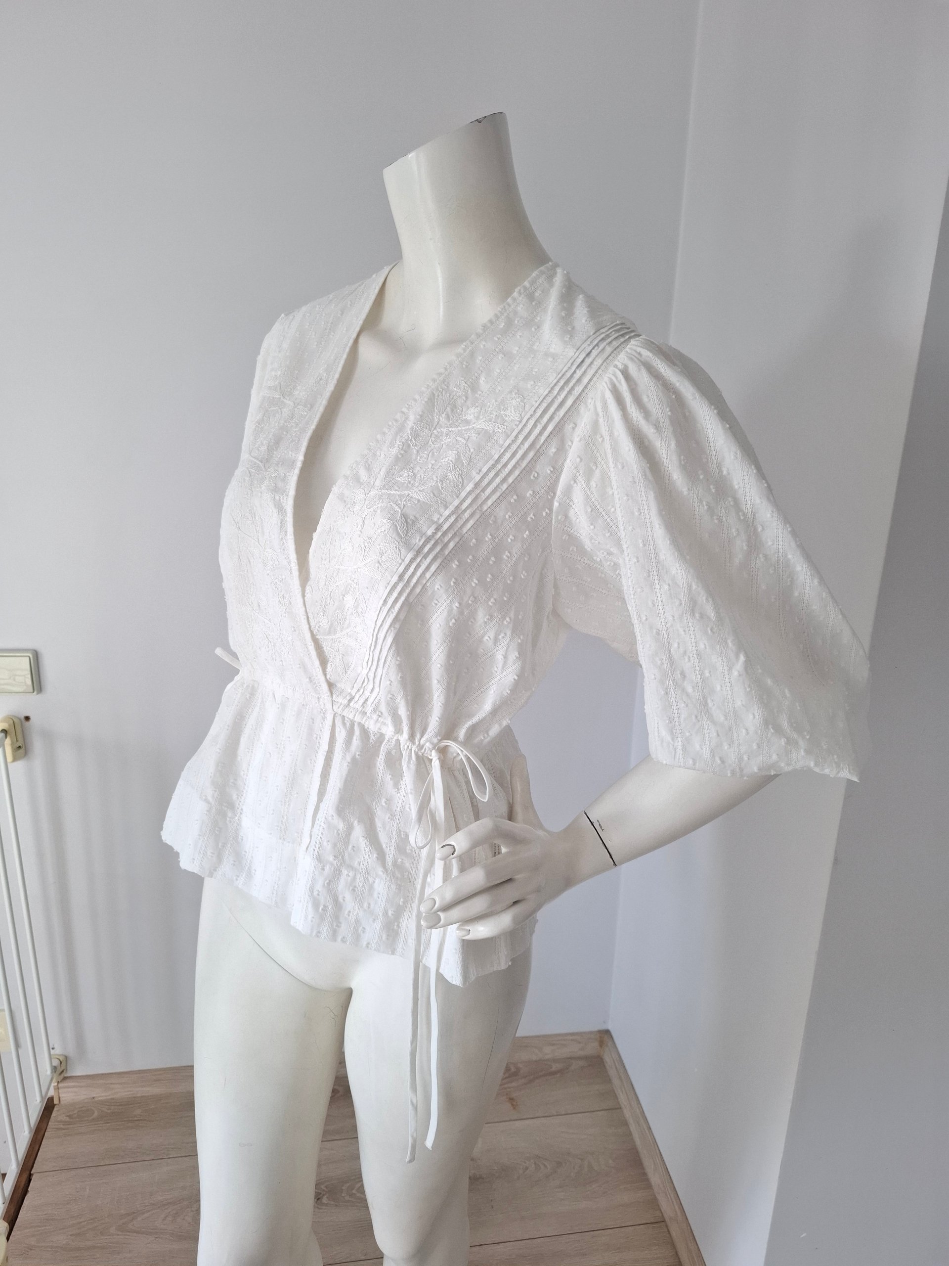 New See By Chloé White Embroidered Wrap Blouse Size L image 5