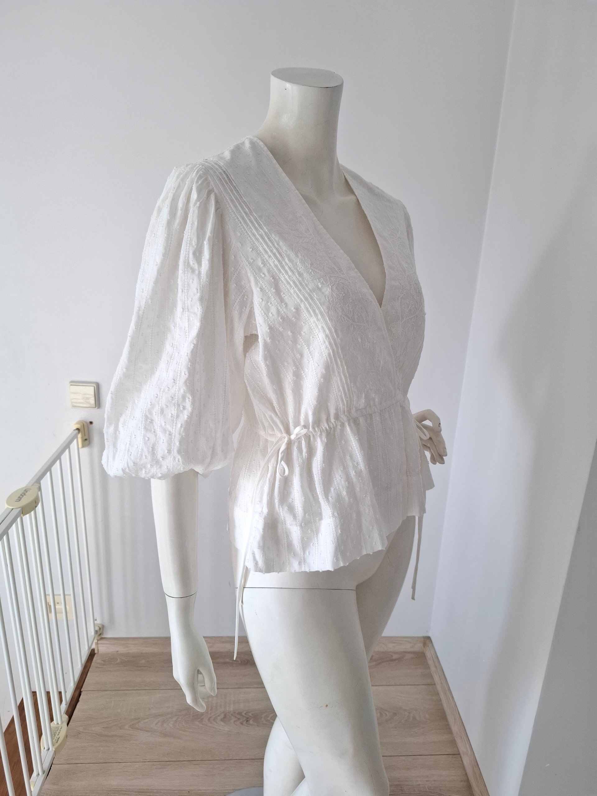 New See By Chloé White Embroidered Wrap Blouse Size L image 6