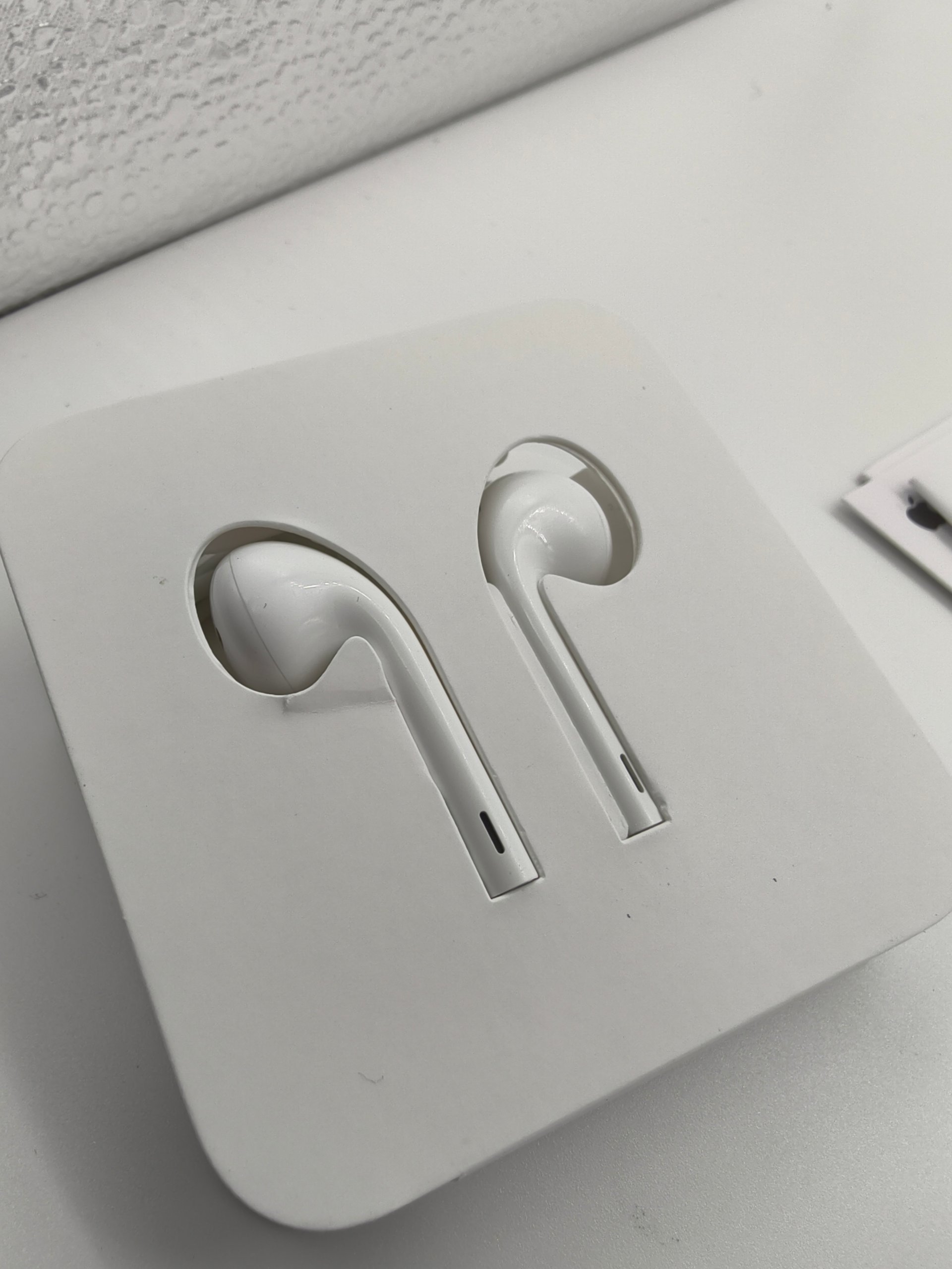 Apple EarPods Lightning Connector Bianchi Cuffie Auricolari