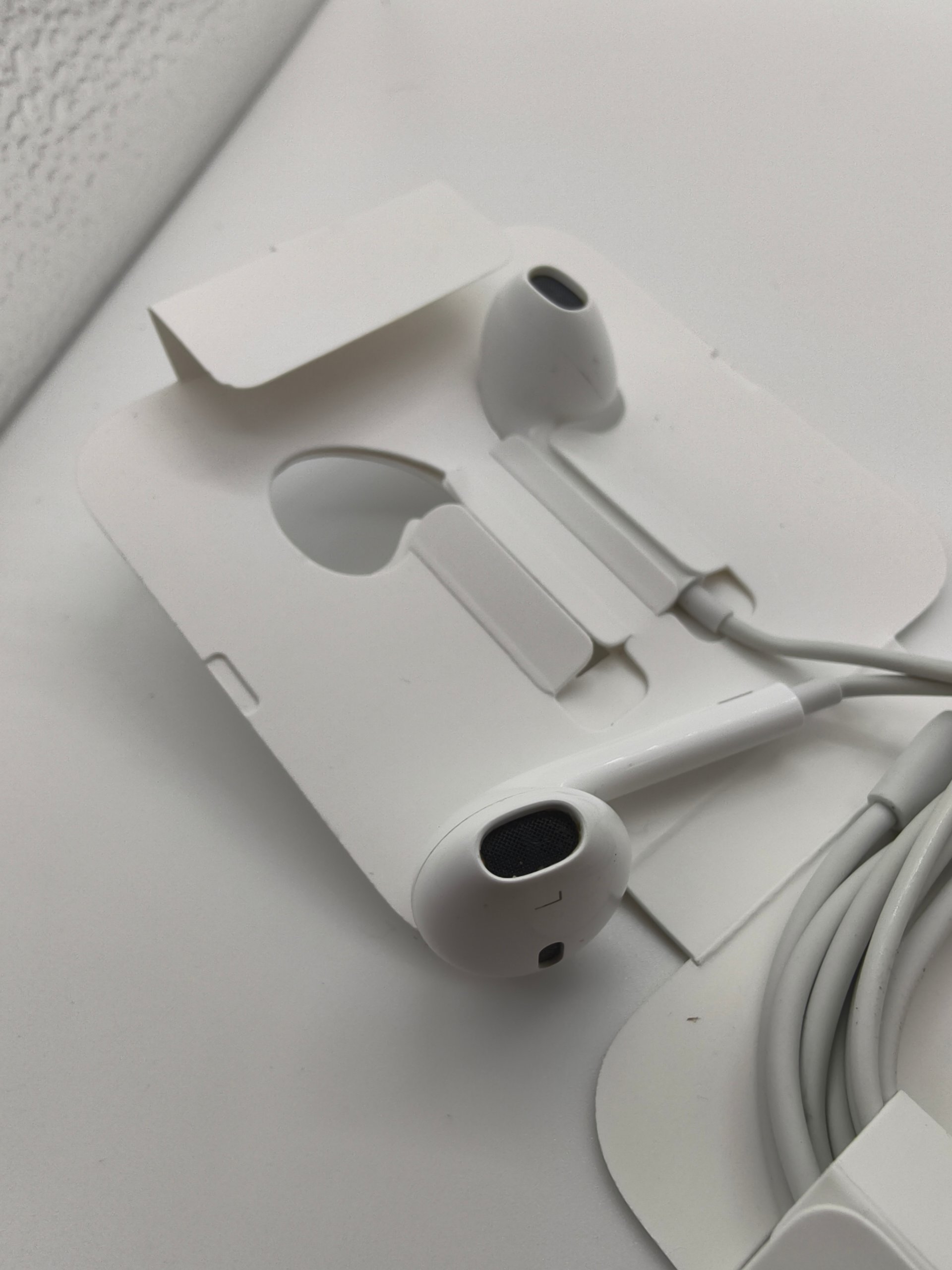Apple EarPods Lightning Connector Bianchi Cuffie Auricolari image 2