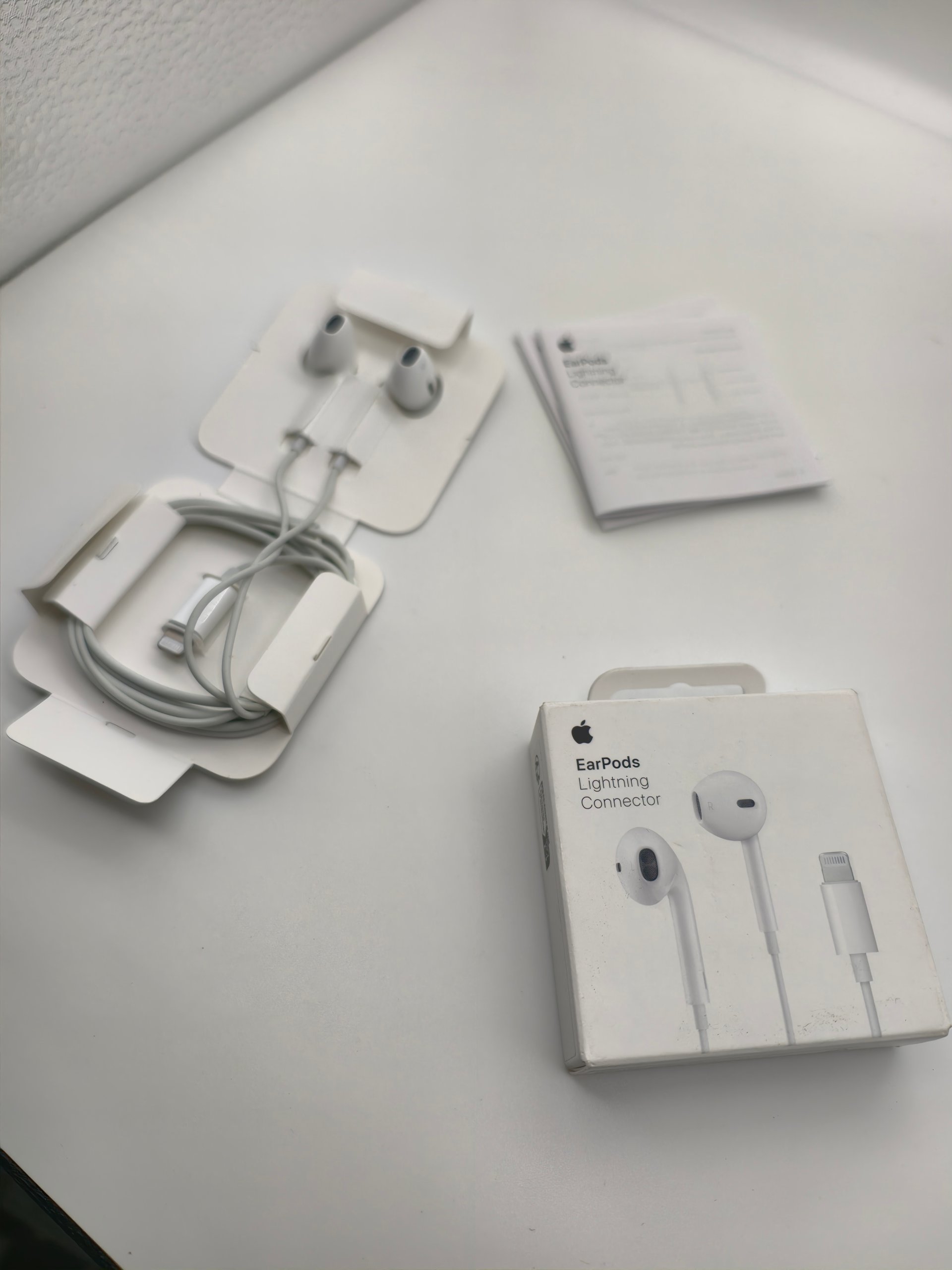 Apple EarPods Lightning Connector Bianchi Cuffie Auricolari image 9