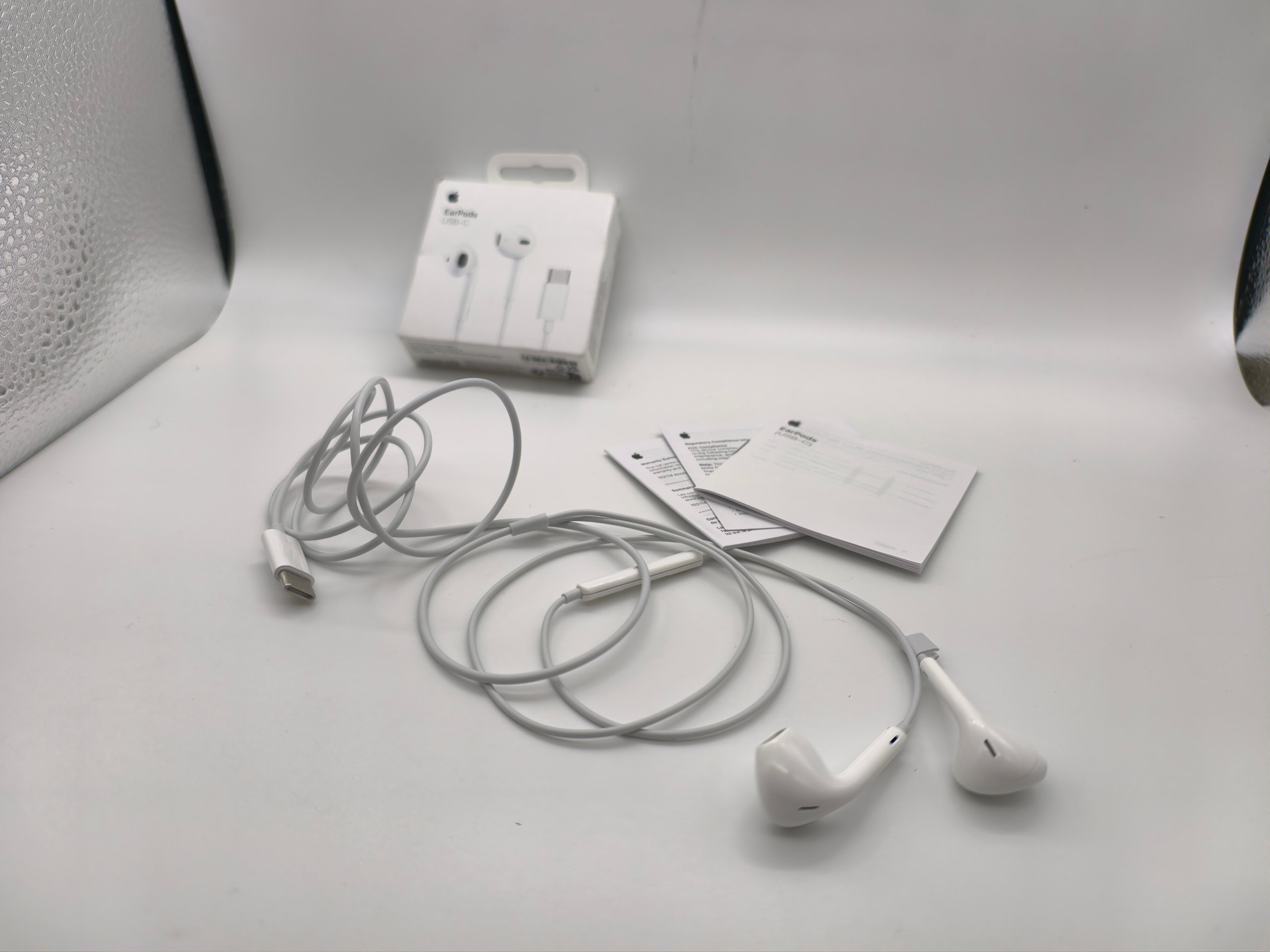Apple EarPods Bianchi A3046 Connettore USB-C Cavo e Controller