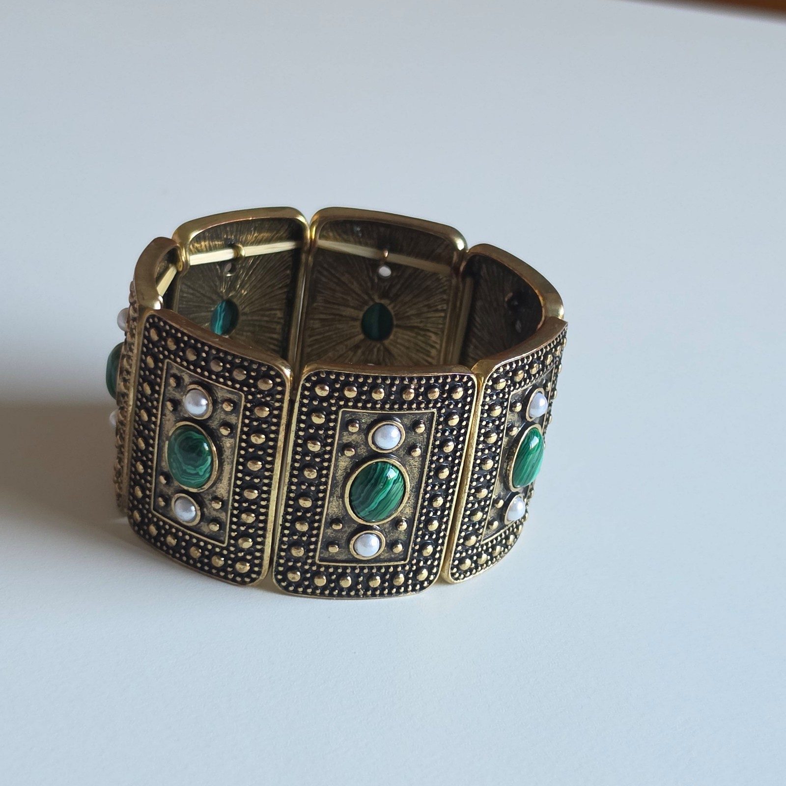 Beautiful Green & White Stone Rectangular Link Stretch Bracelet. B9 image 2
