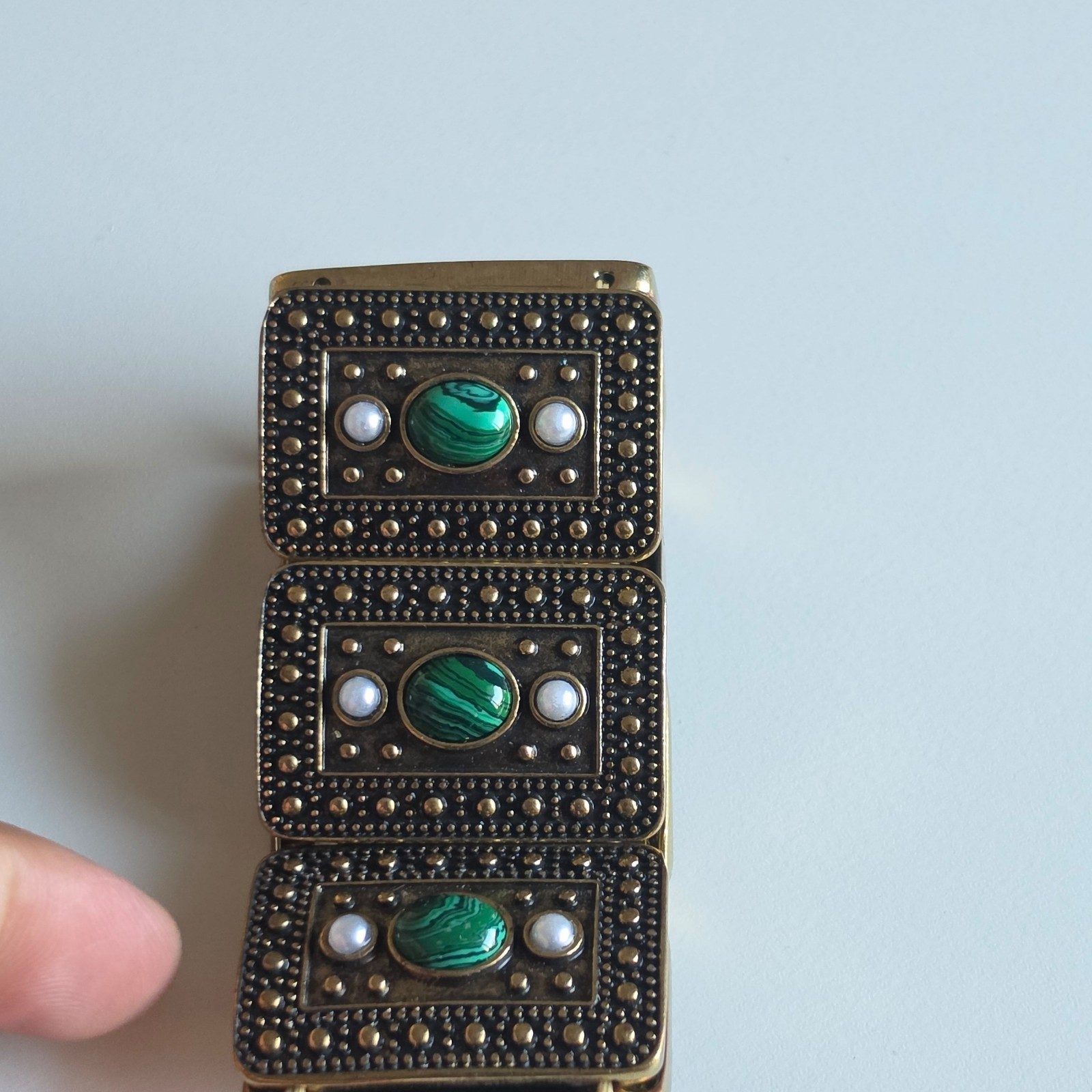Beautiful Green & White Stone Rectangular Link Stretch Bracelet. B9 image 3