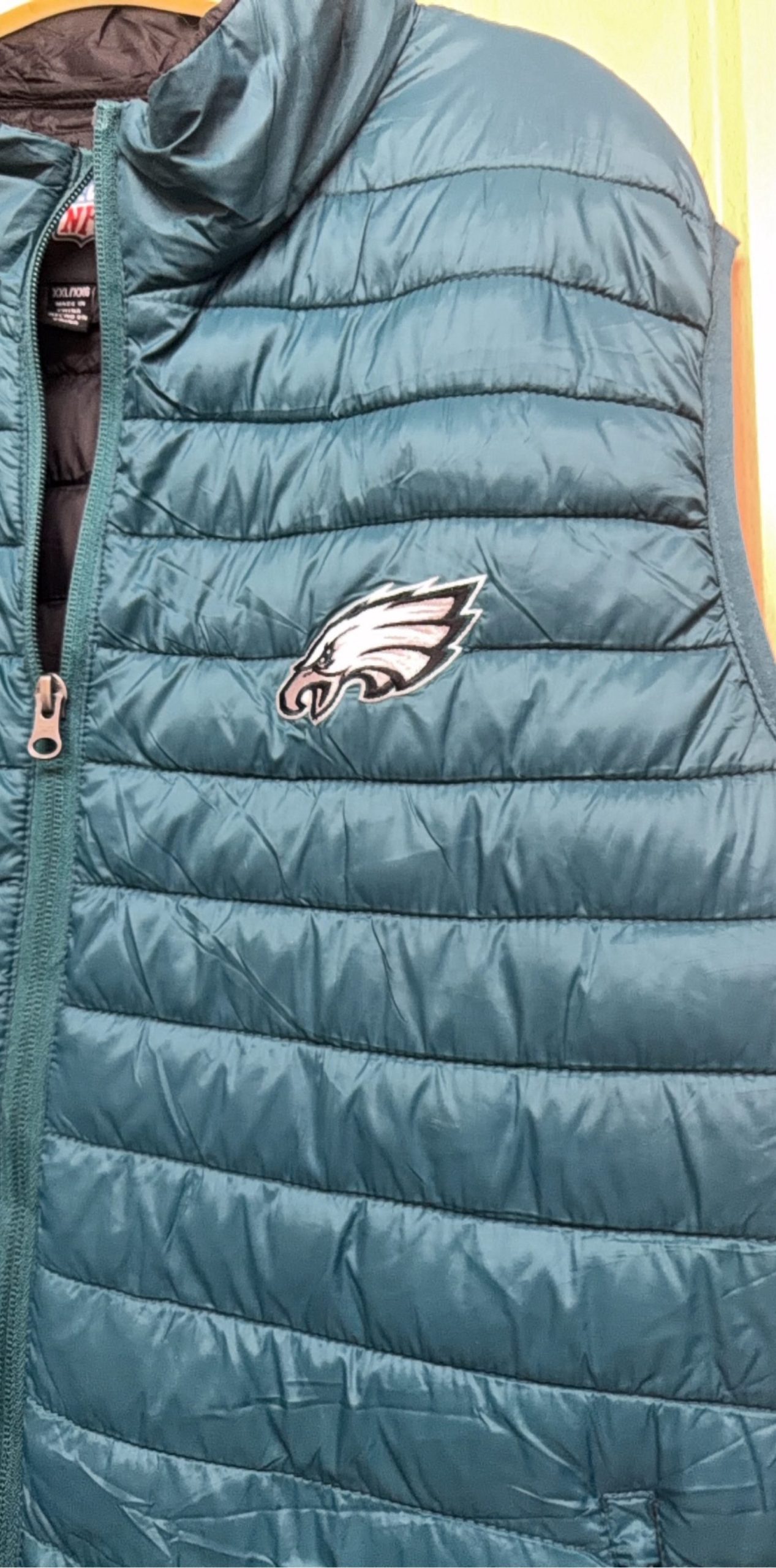 NFL Philadelphia Eagles Green Puffer Vest XXL Lightweight image 2