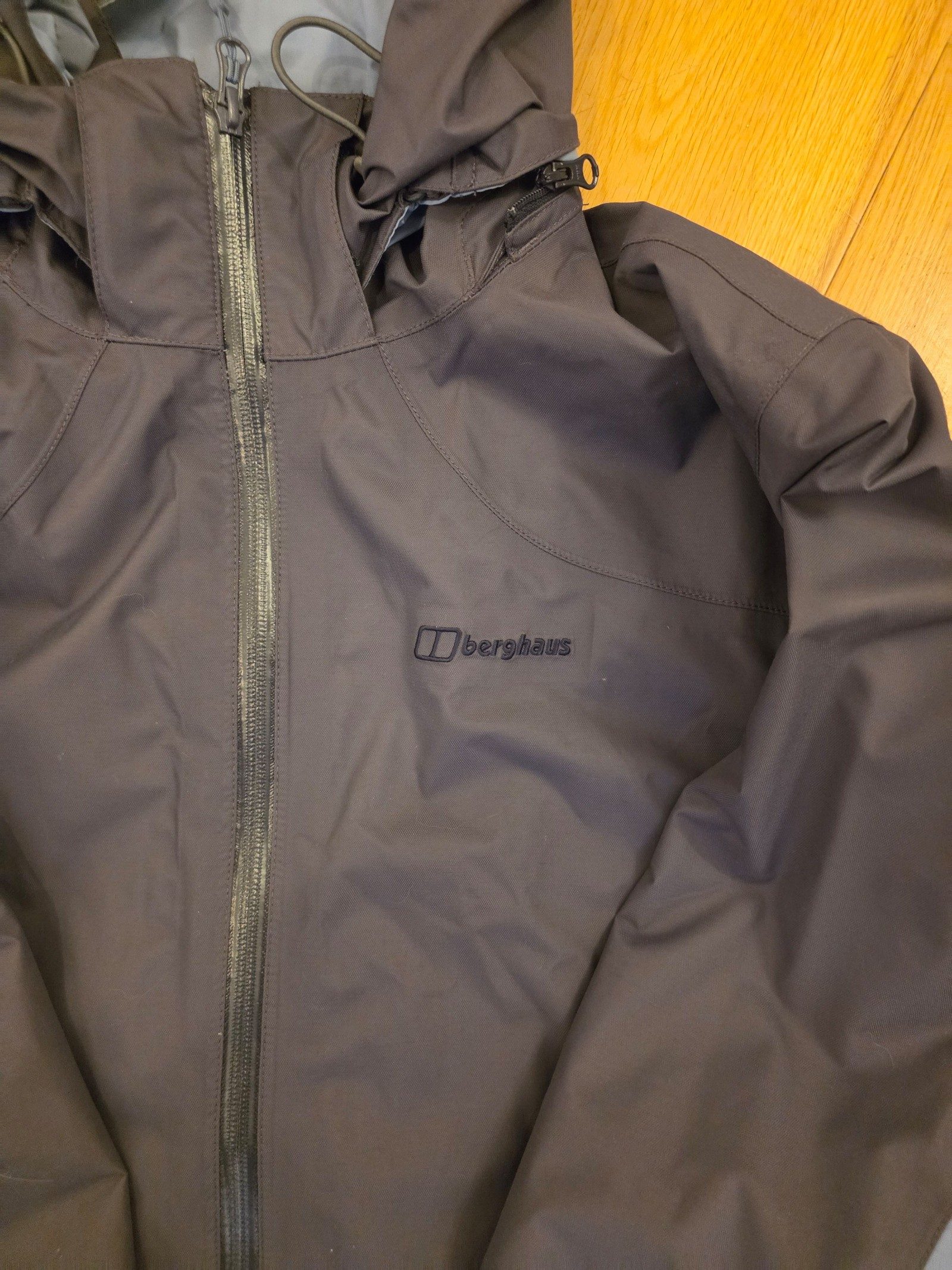 Berghaus Charcoal, Blue & Grey Hooded Waterproof Jacket Size 18 image 2
